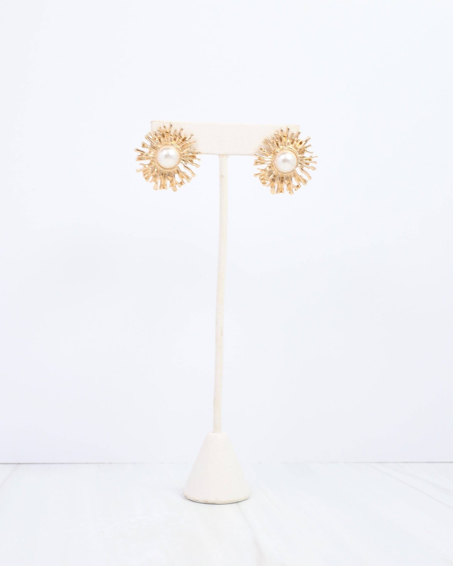 Caroline Hill - Parma Sunburst Pearl Post Earring Gold: Default Caroline Hill