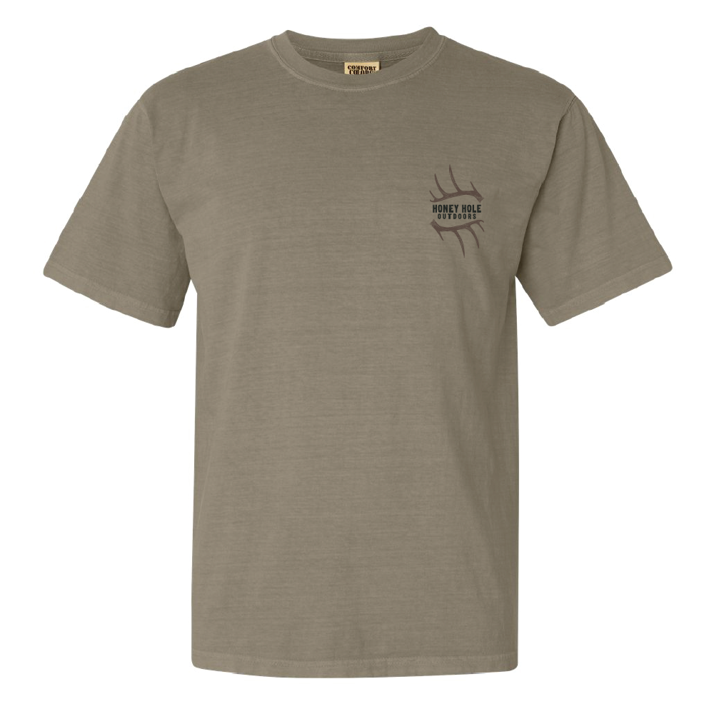 Honey Hole Outdoors - Short Sleeve - Skull Mount: 2X Honey Hole Outdoors