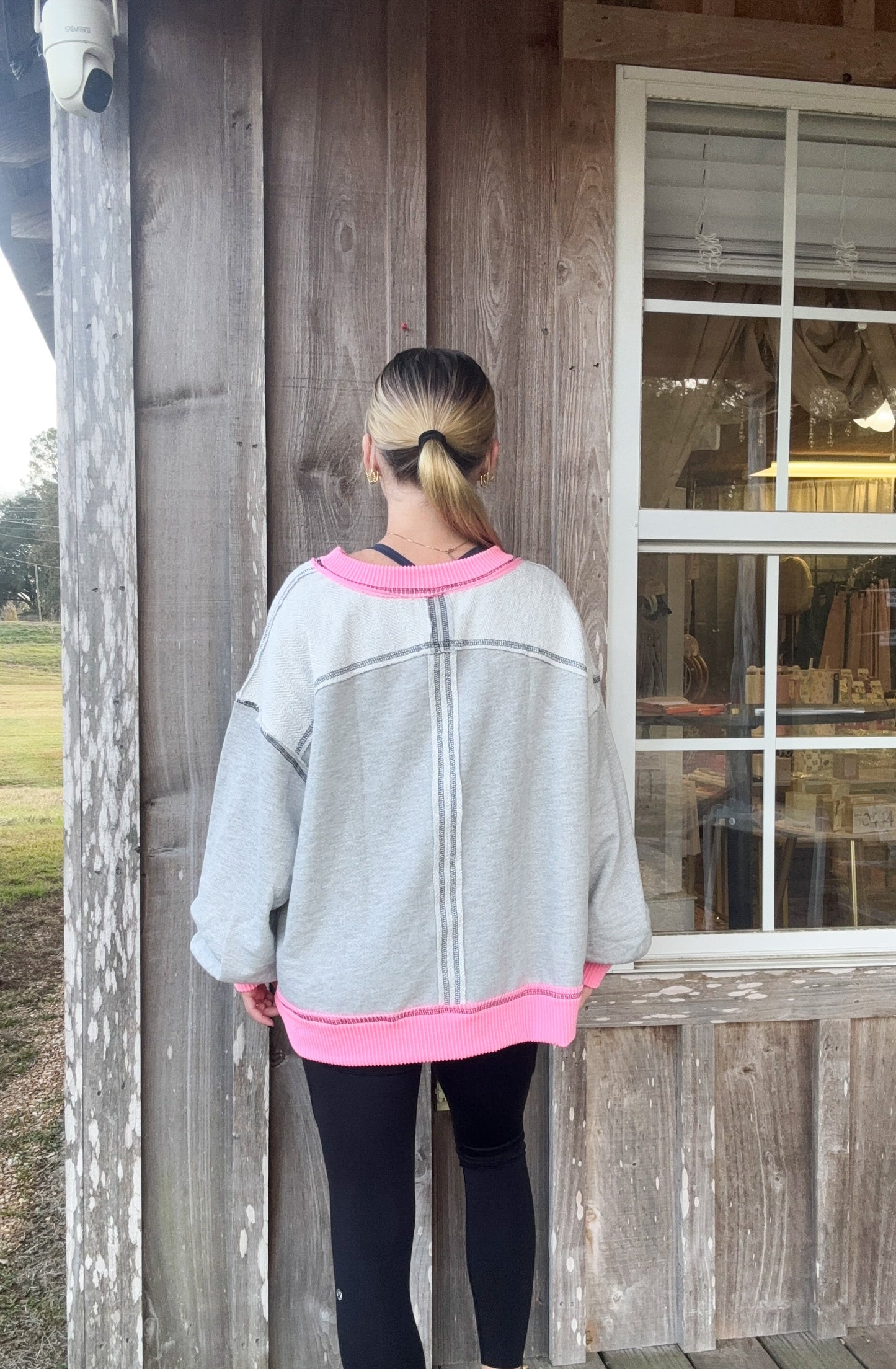 BUCKETLIST Contrast & Reverse Stitch Details Sweatshirts BUCKETLIST