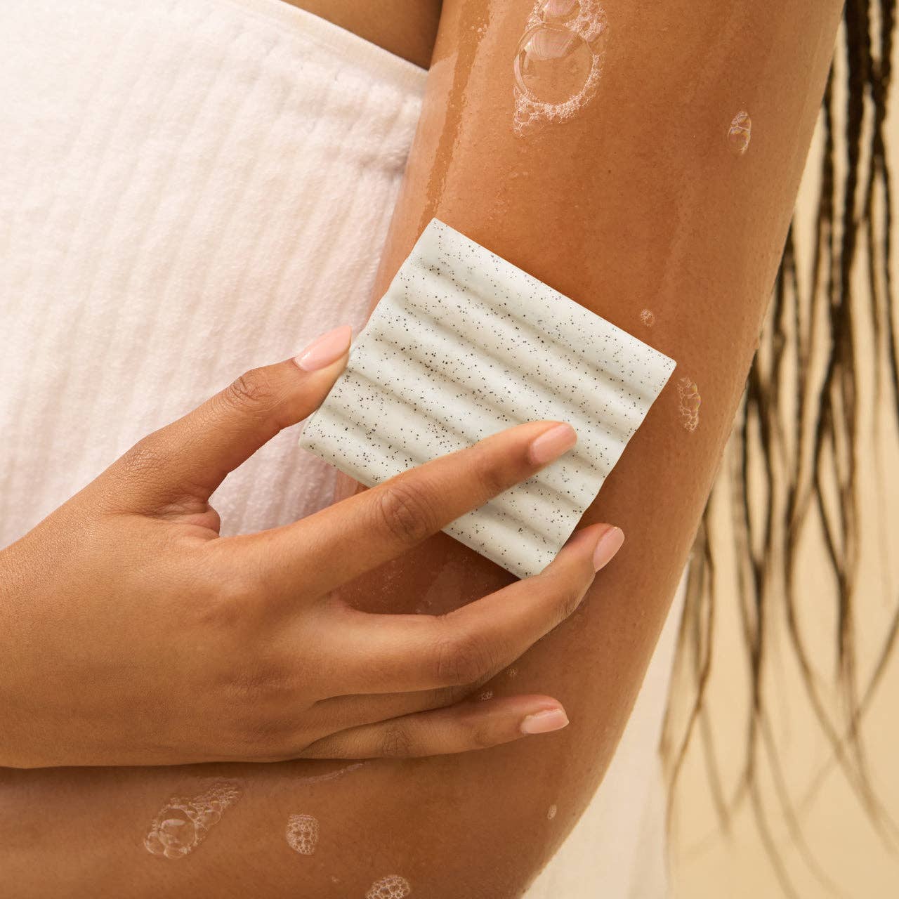 KITSCH - Jojoba Bead Exfoliating Body Wash Bar KITSCH