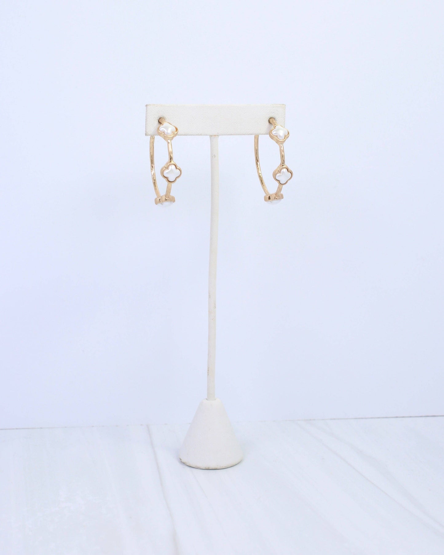 Caroline Hill - Araceli Clover Pearl Hoop Earring Worn Gold: Default Caroline Hill
