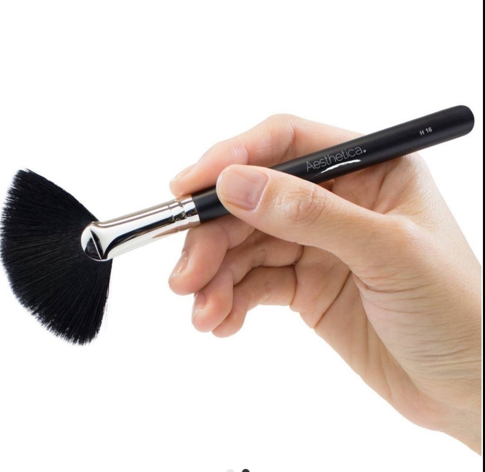 Vegan Cosmetic Fan Makeup Brush Aesthetica
