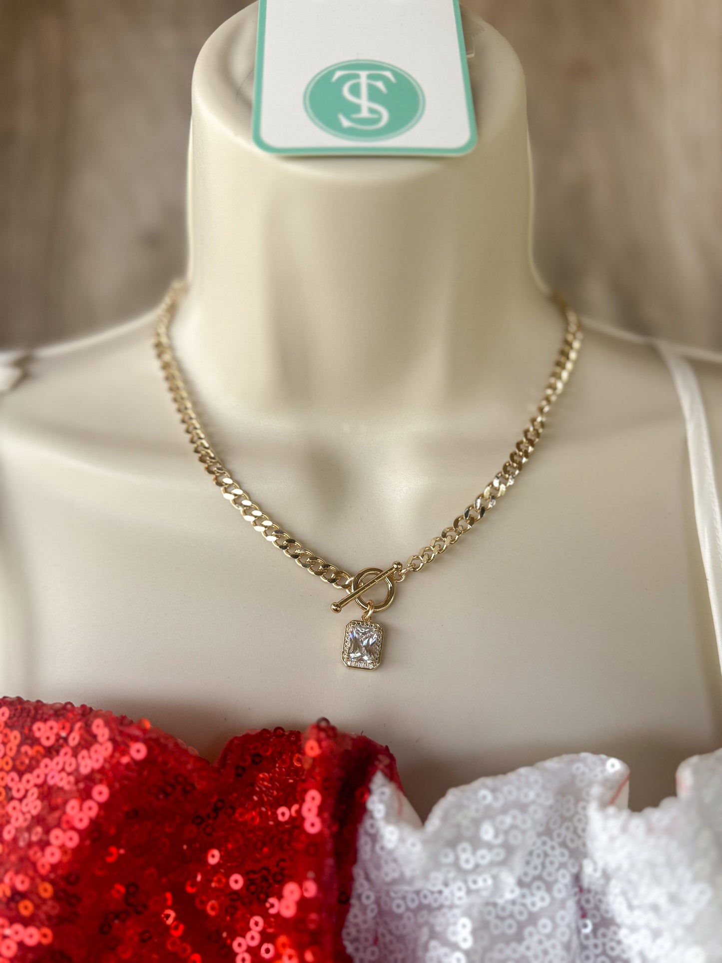 Taylor Shaye Glam Toggle gold Necklace Taylor Shaye Designs