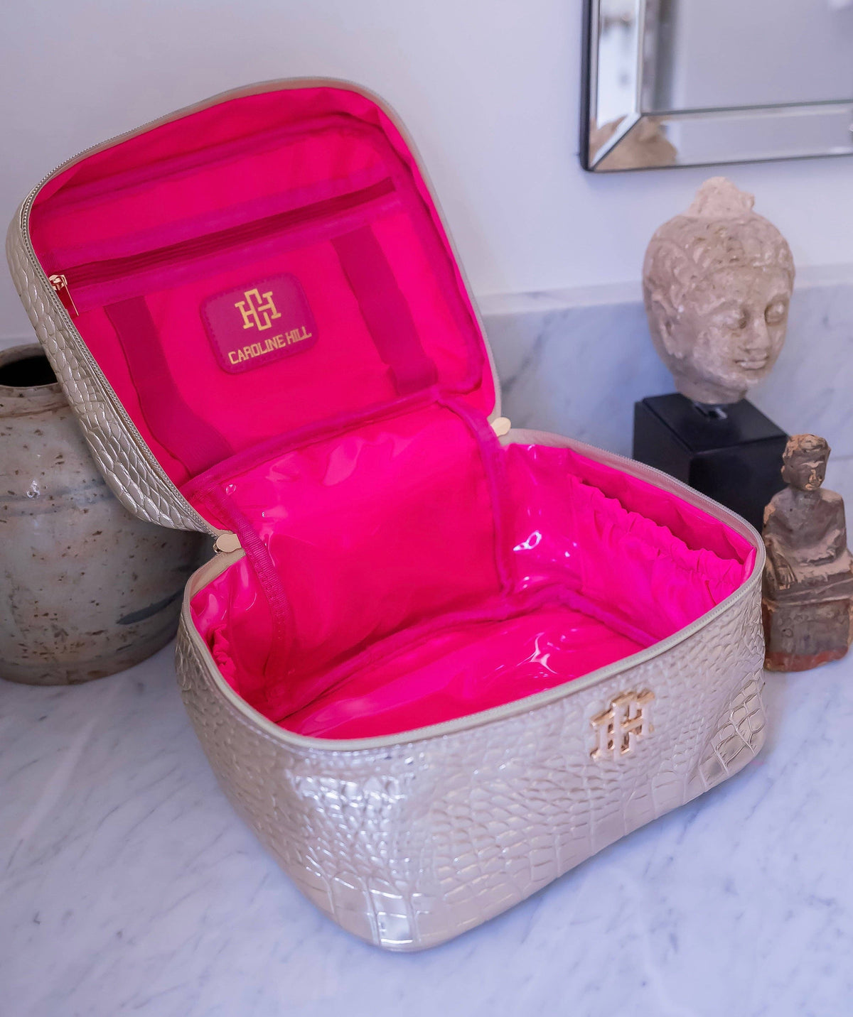 Caroline Hill - Hampton Train Case Gold EC: Default Caroline Hill