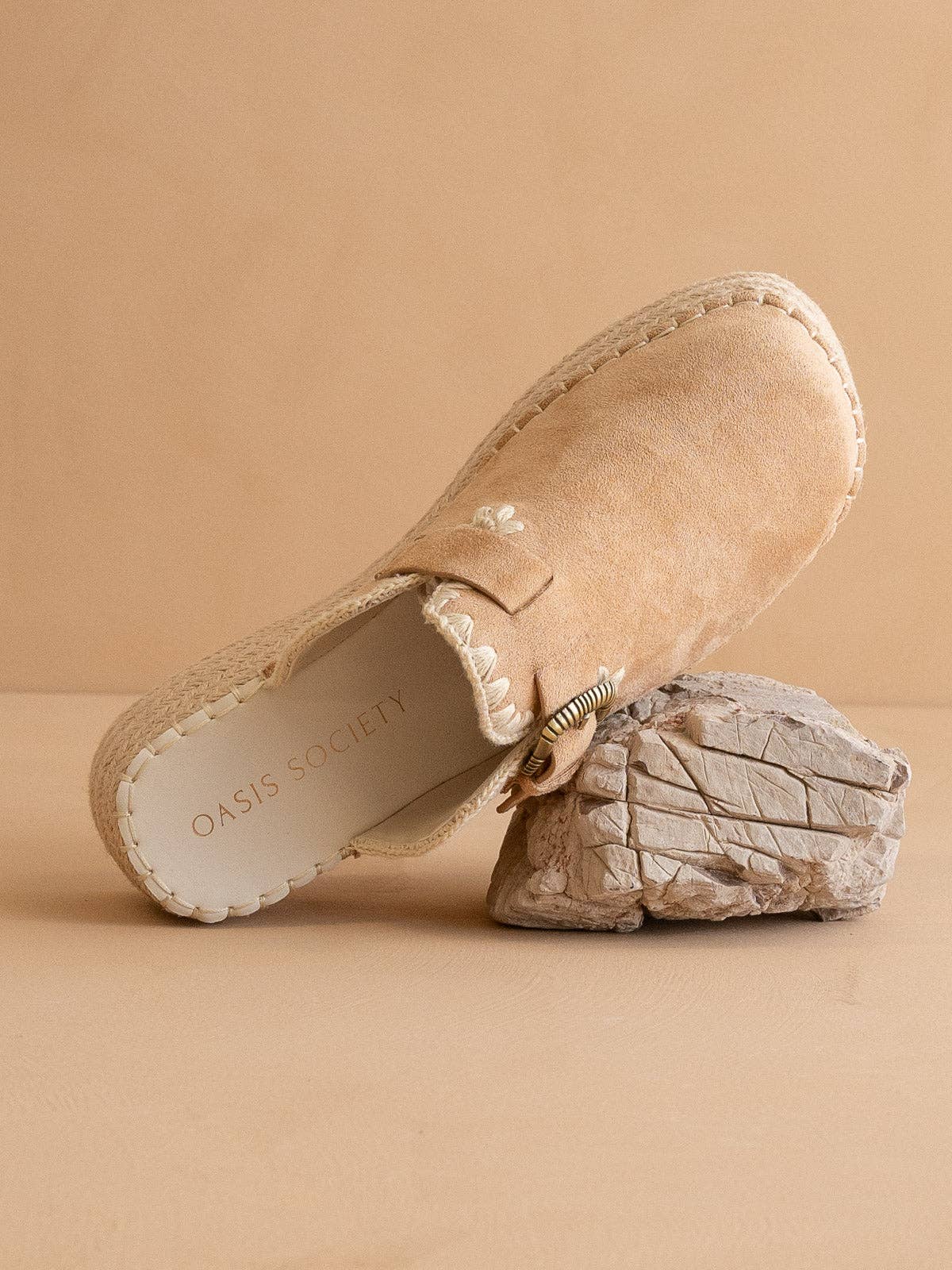 OASIS SOCIETY - The Edith | Almond Clog Raffia Mule with Western Buckles: ALMOND / 10 OASIS SOCIETY