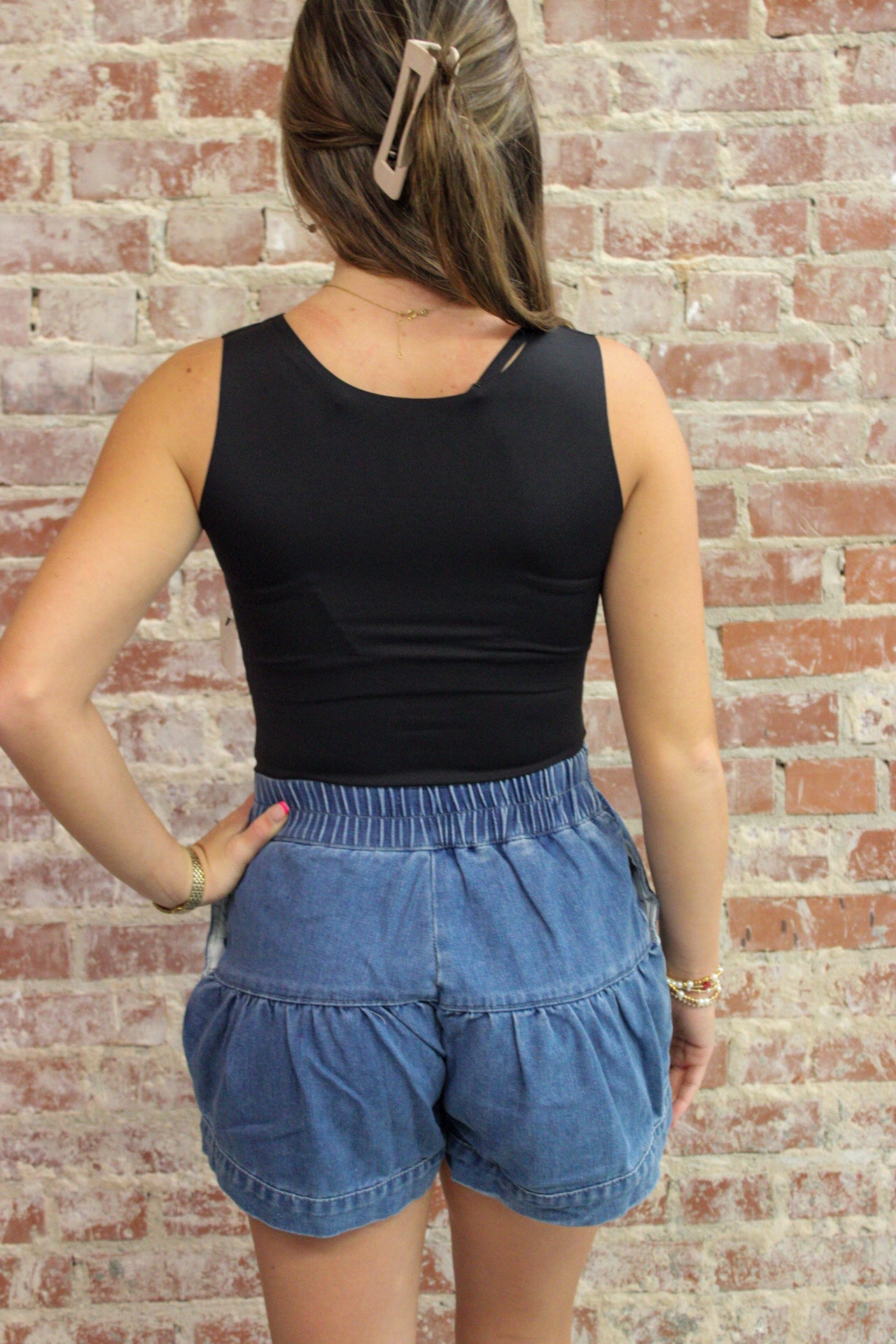 Aapparella Black Solid Square Neck Built-in Bra Tank Top Aapparella