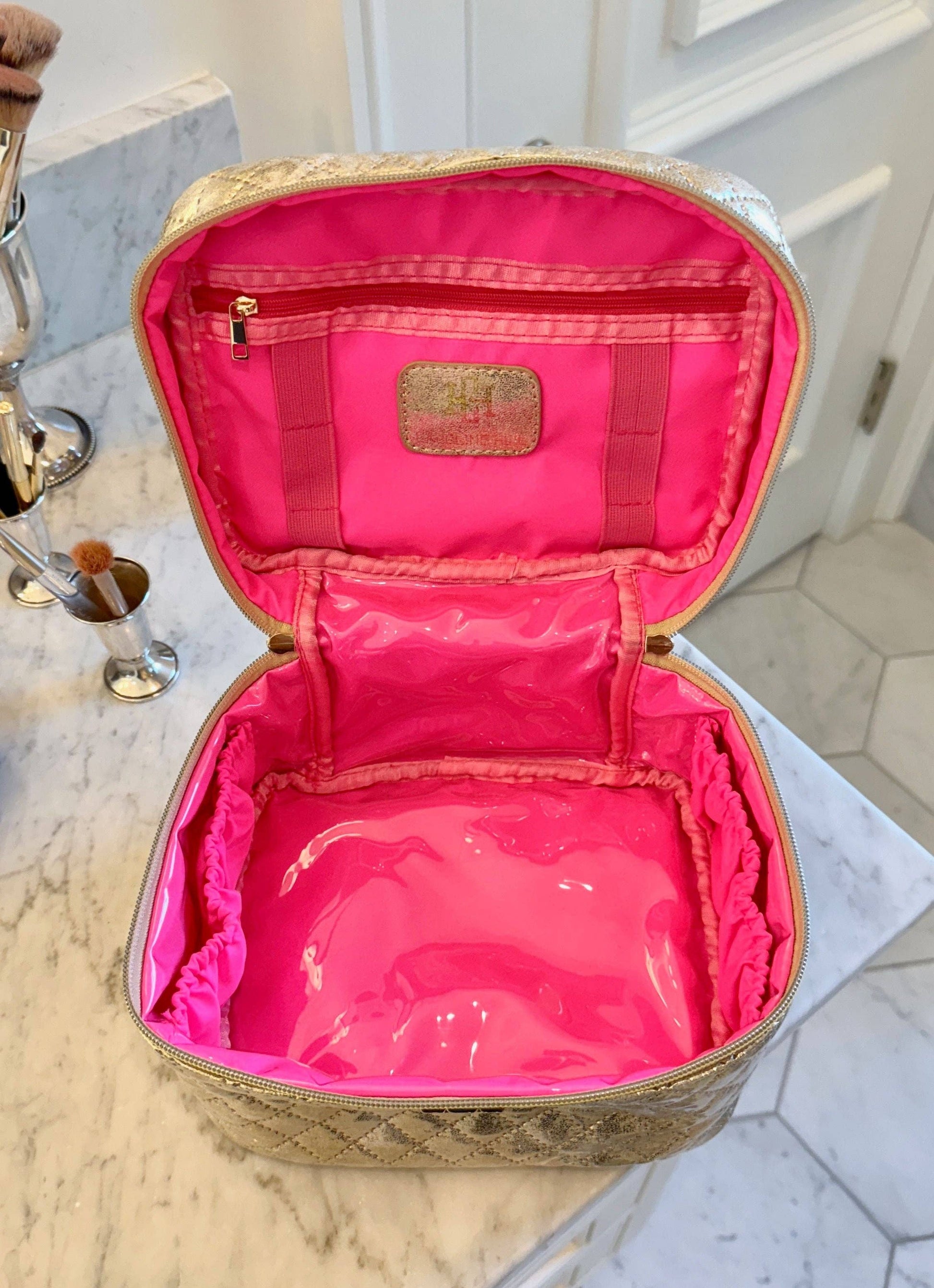 Caroline Hill - Hampton Train Case Champagne Pop: Default Caroline Hill