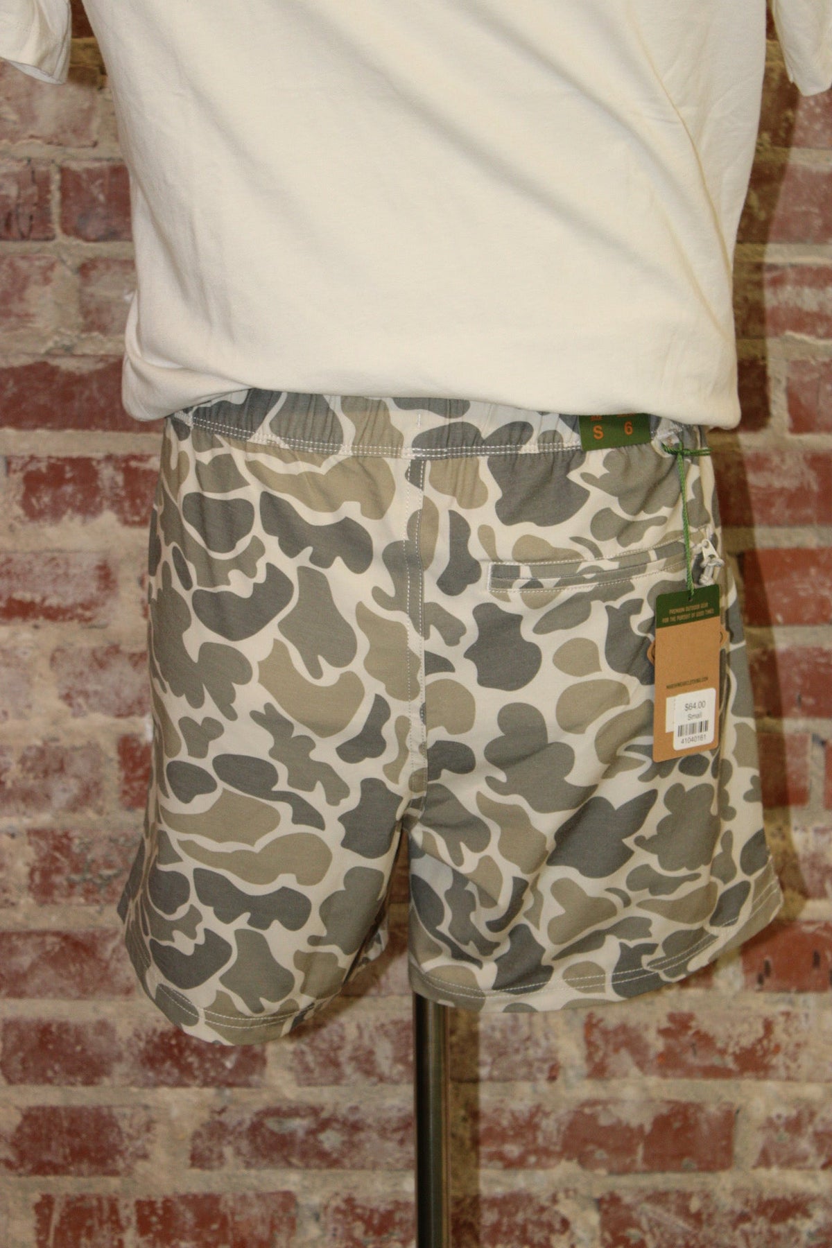 MARSH WEAR Khaki Mallard Camo 6" Fulton Volley Shorts MARSH WEAR