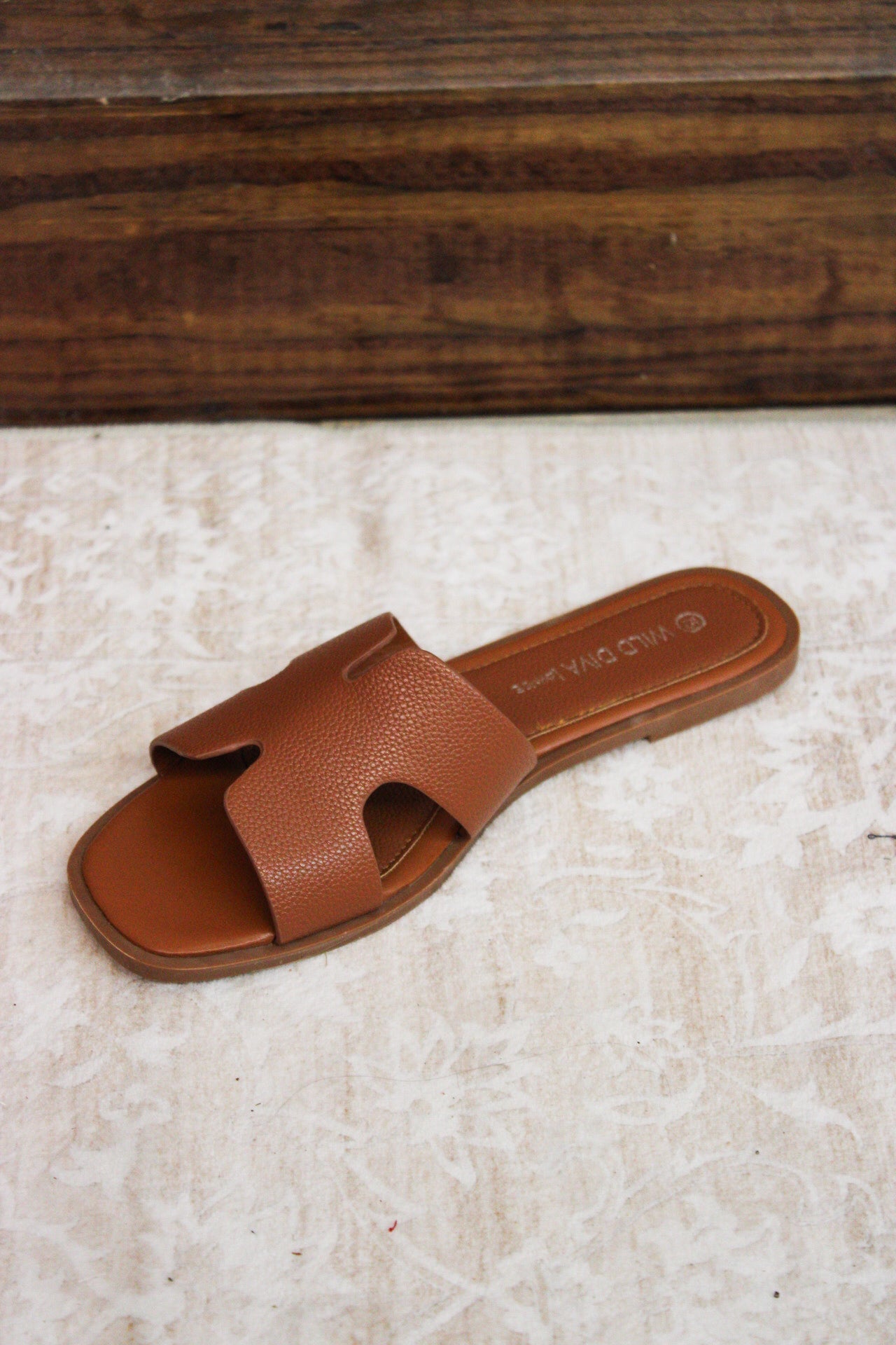 CCOCCI Cognac Luke cut Out Design Slip On CCOCCI