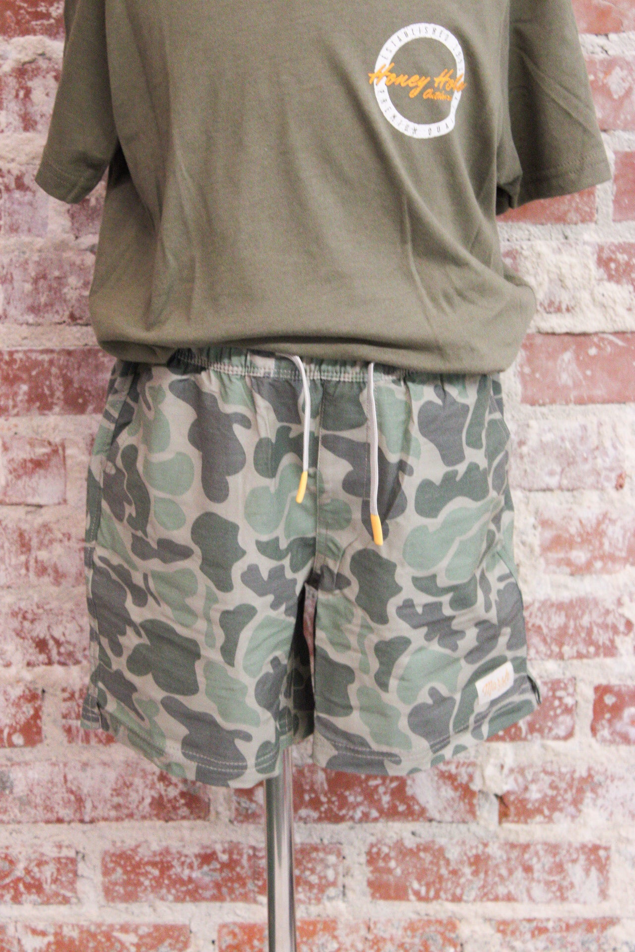 MARSH WEAR YOUTH GREEN MALLARD CAMO FULTON VOLLEY SHORTS MARSH WEAR
