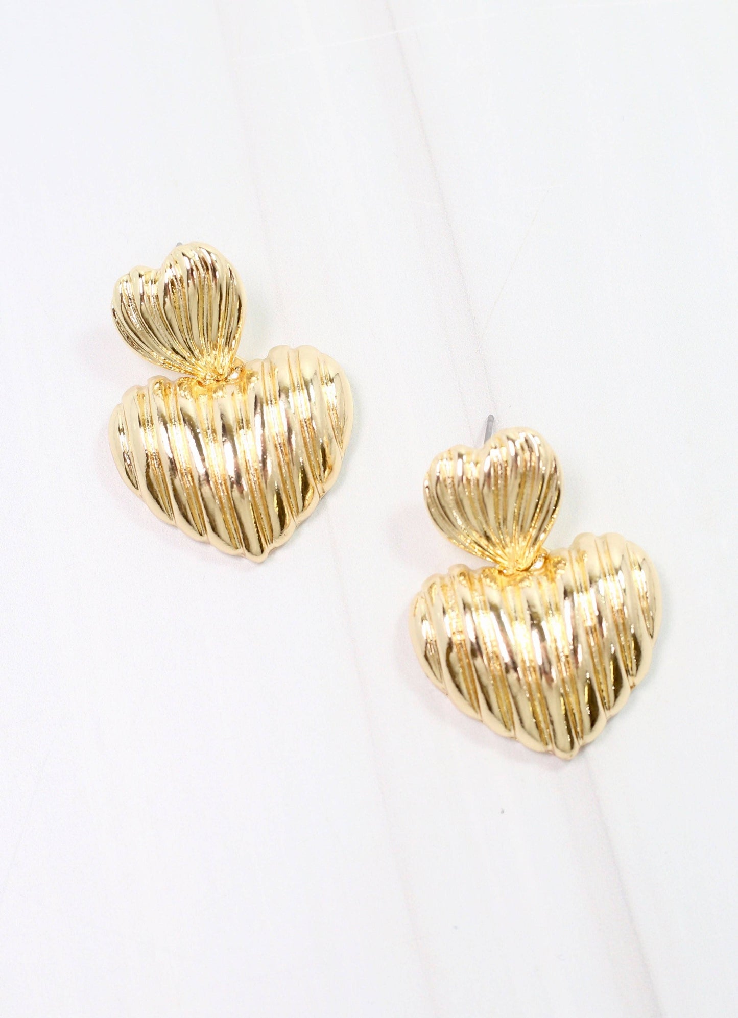 Caroline Hill - Robinson Ribbed Heart Earring Gold: Default Caroline Hill