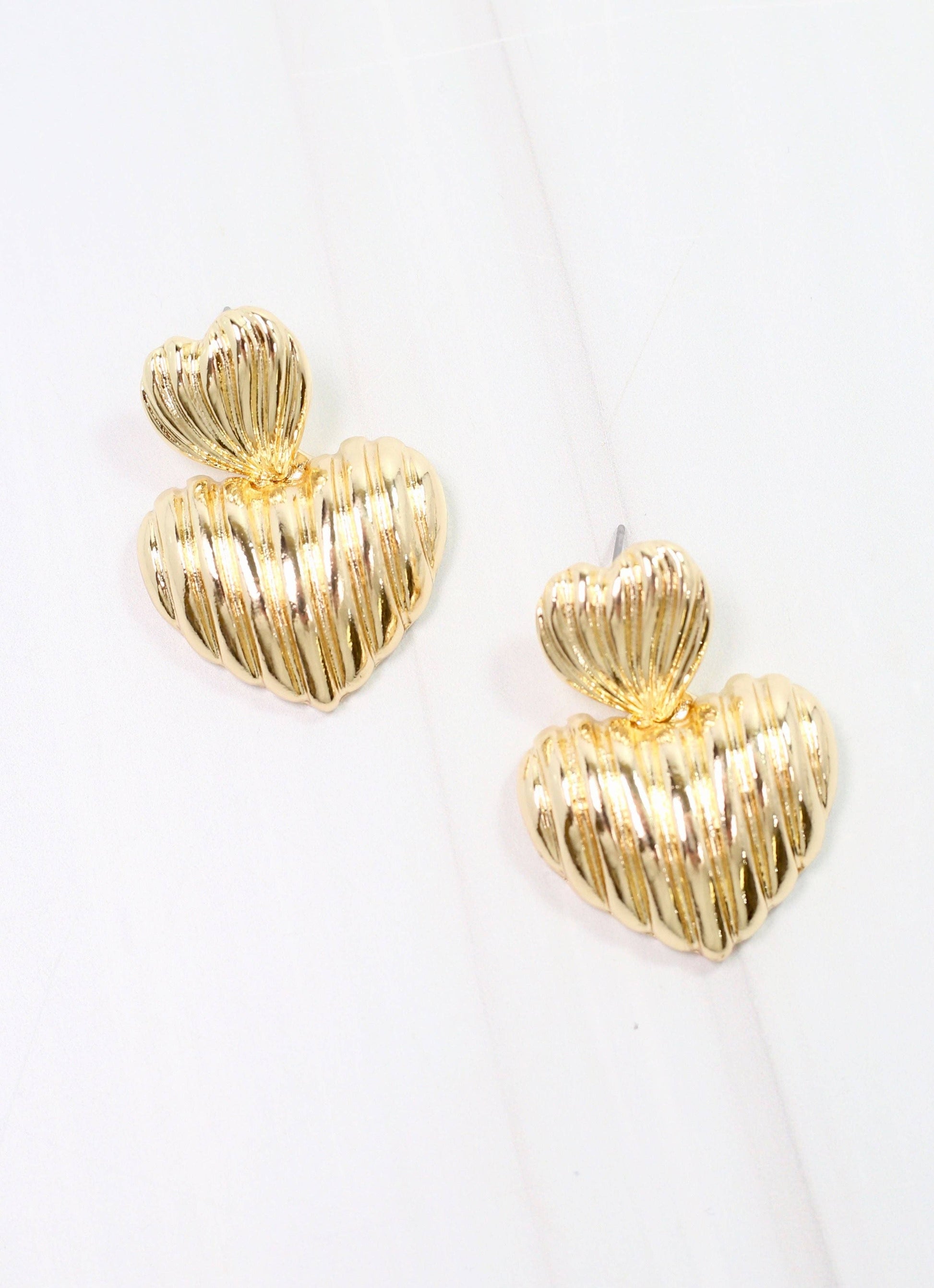 Caroline Hill - Robinson Ribbed Heart Earring Gold: Default Caroline Hill