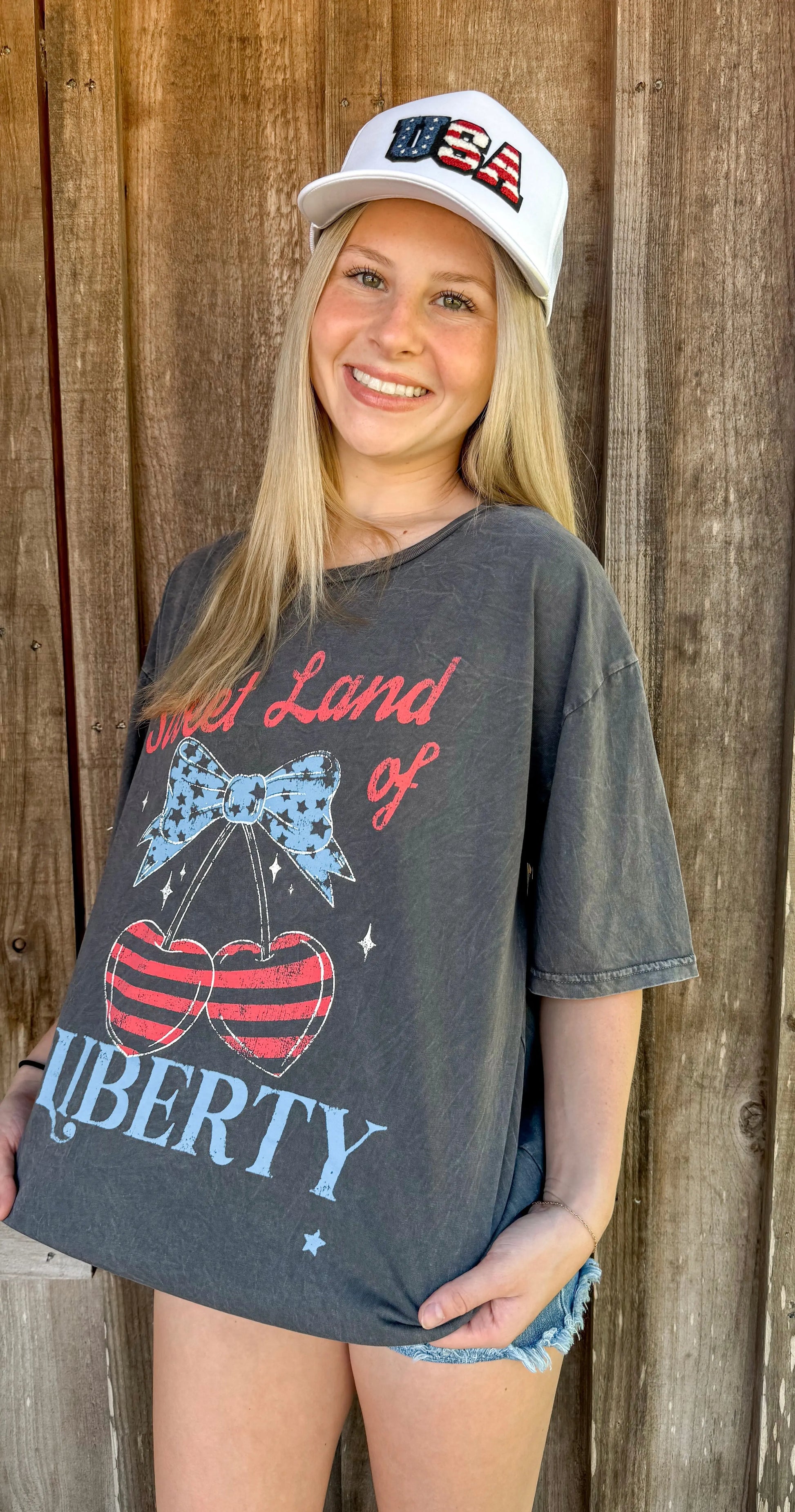 SWEET LAND LIBERTY OVERSIZED GRAPHIC TEE HRT&LUV