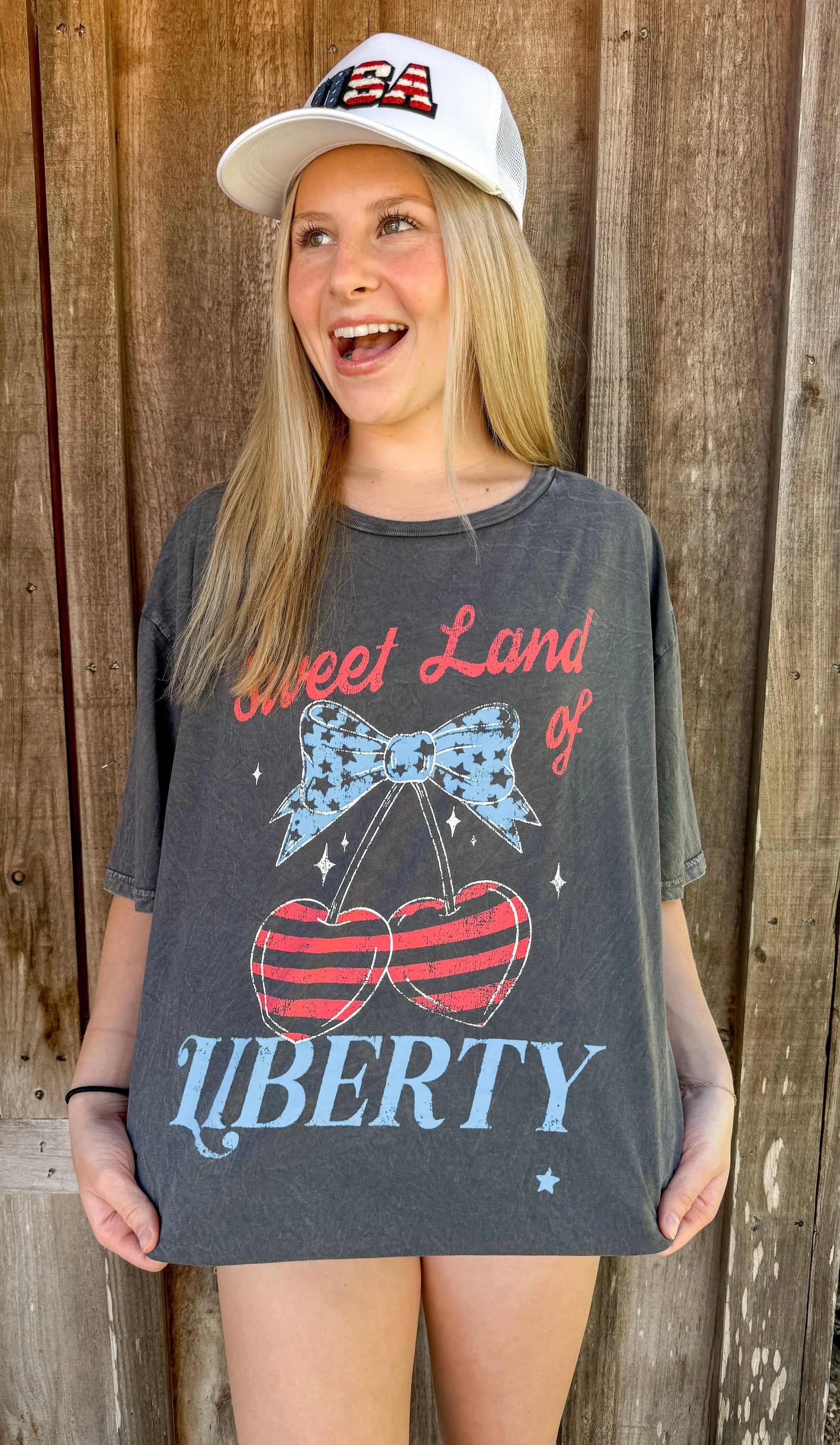 SWEET LAND LIBERTY OVERSIZED GRAPHIC TEE HRT&LUV