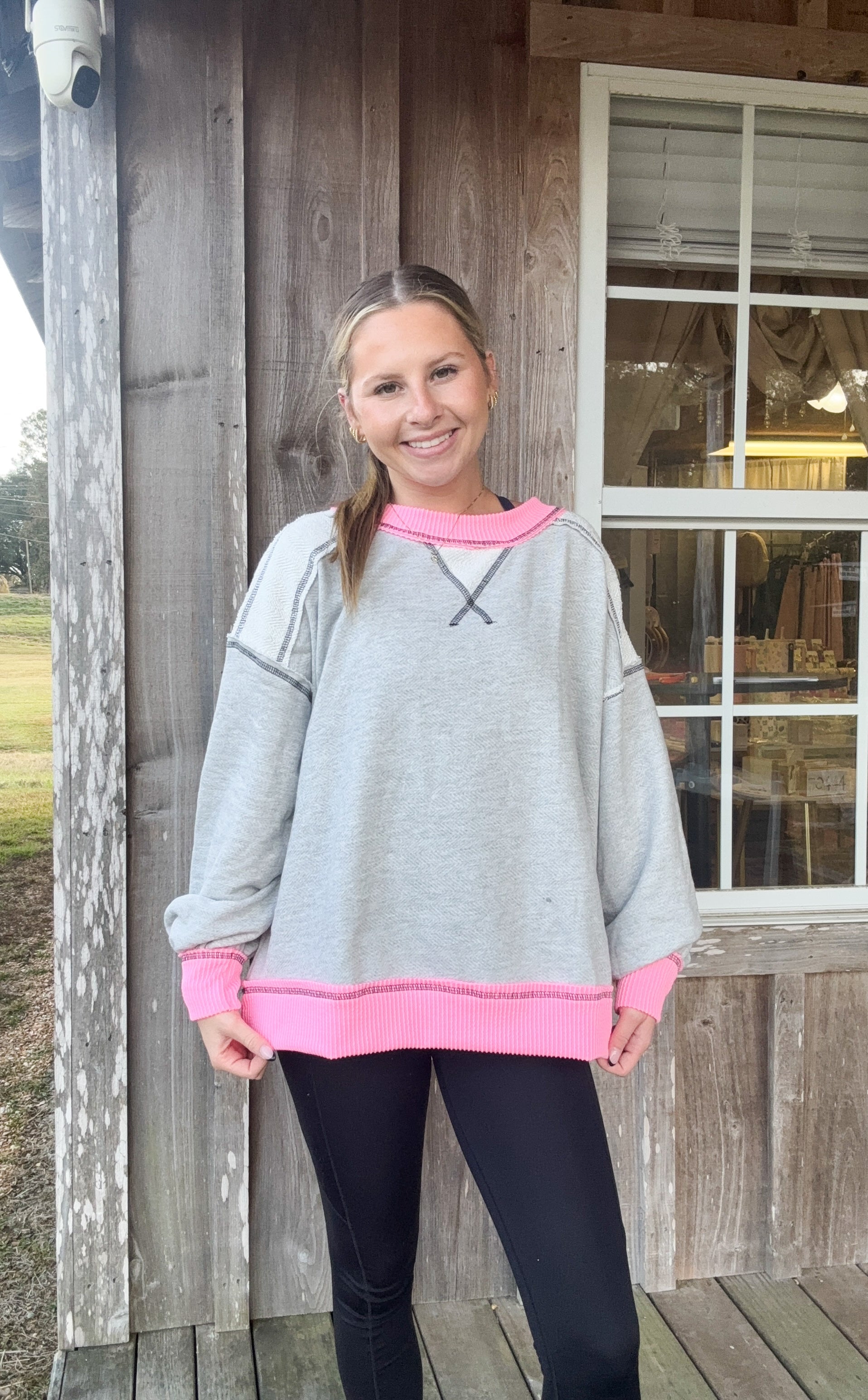 BUCKETLIST Contrast & Reverse Stitch Details Sweatshirts BUCKETLIST