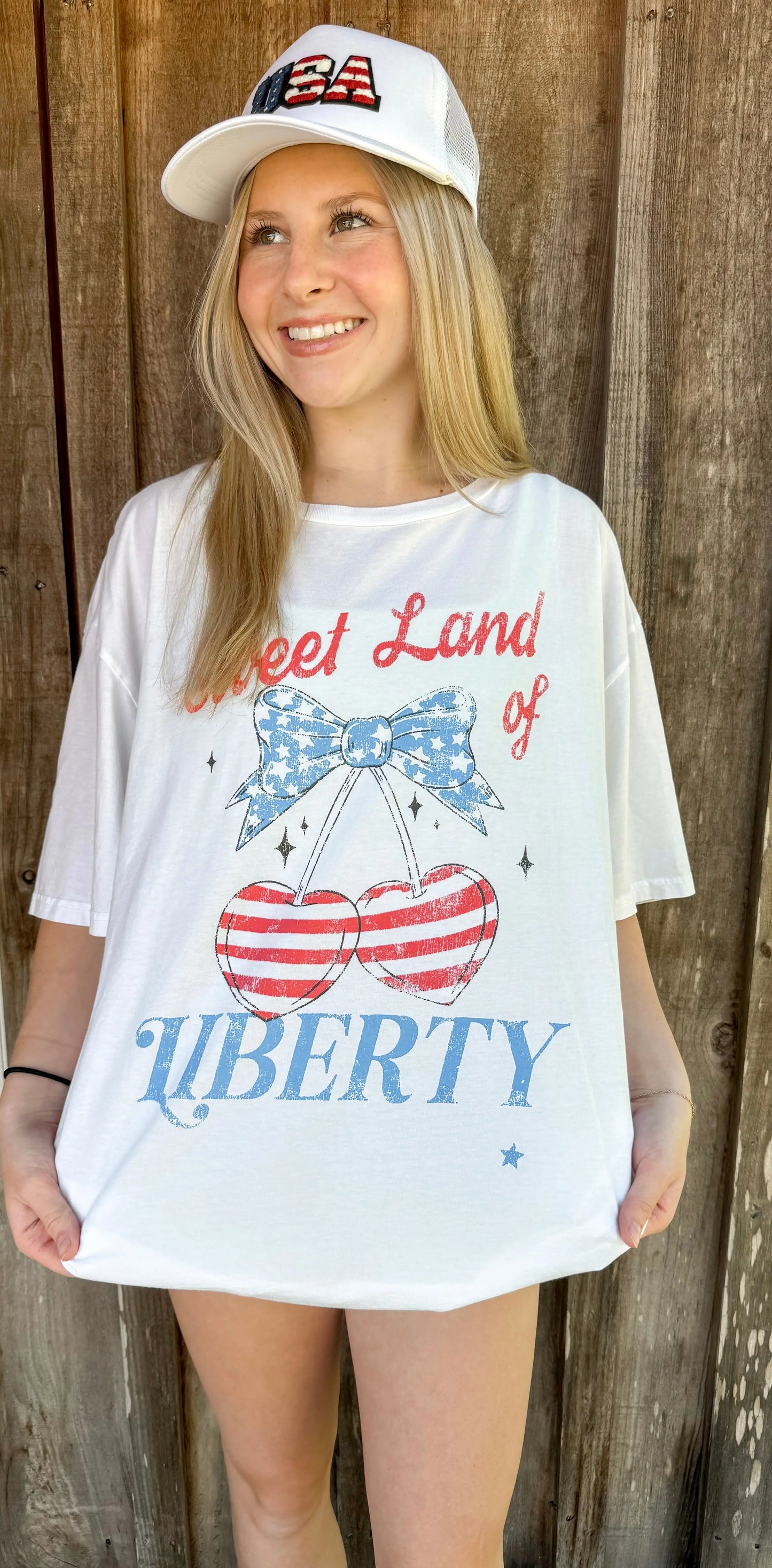 SWEET LAND LIBERTY OVERSIZED GRAPHIC TEE HRT&LUV