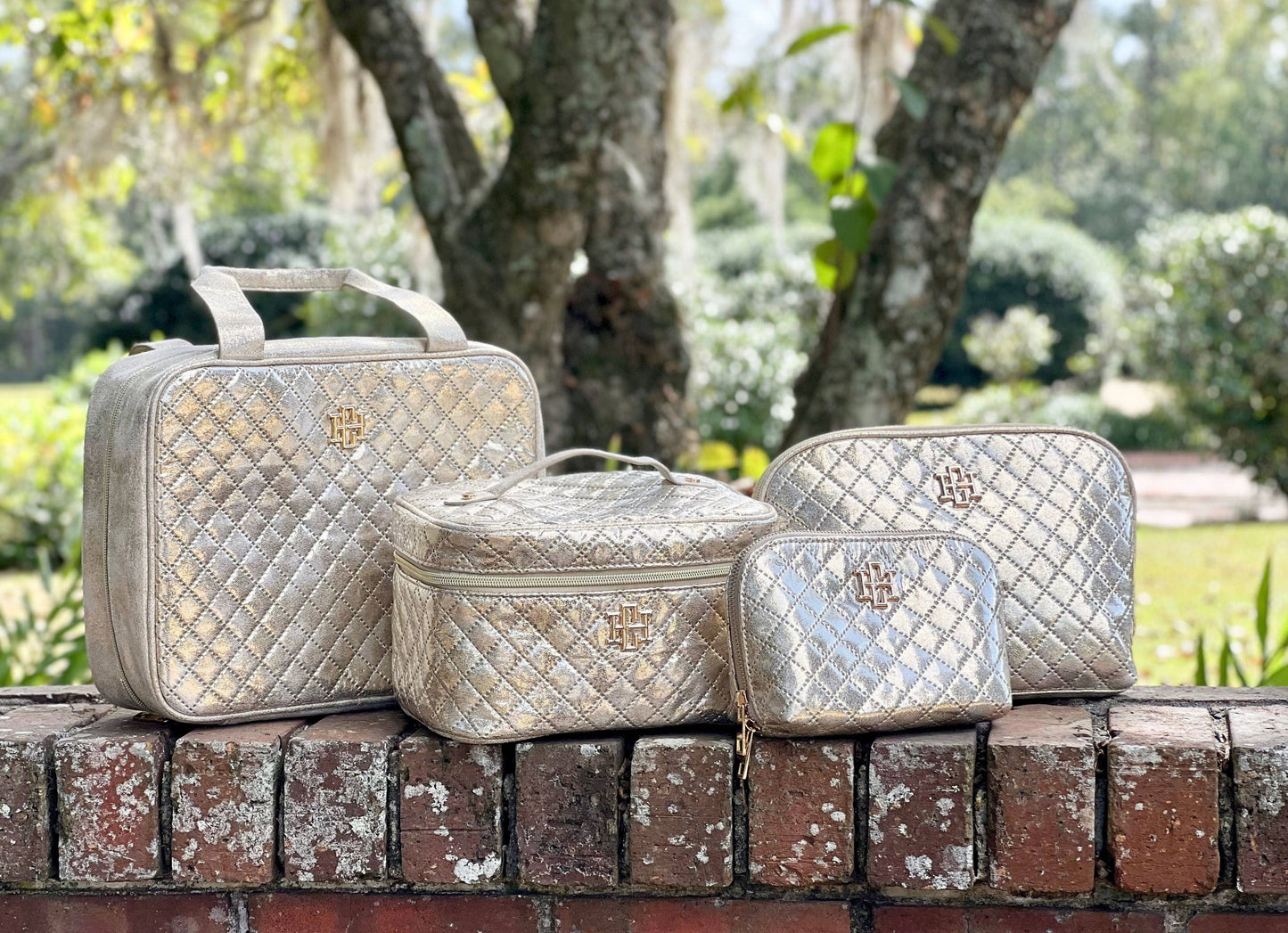 Caroline Hill - Hampton Train Case Champagne Pop: Default Caroline Hill