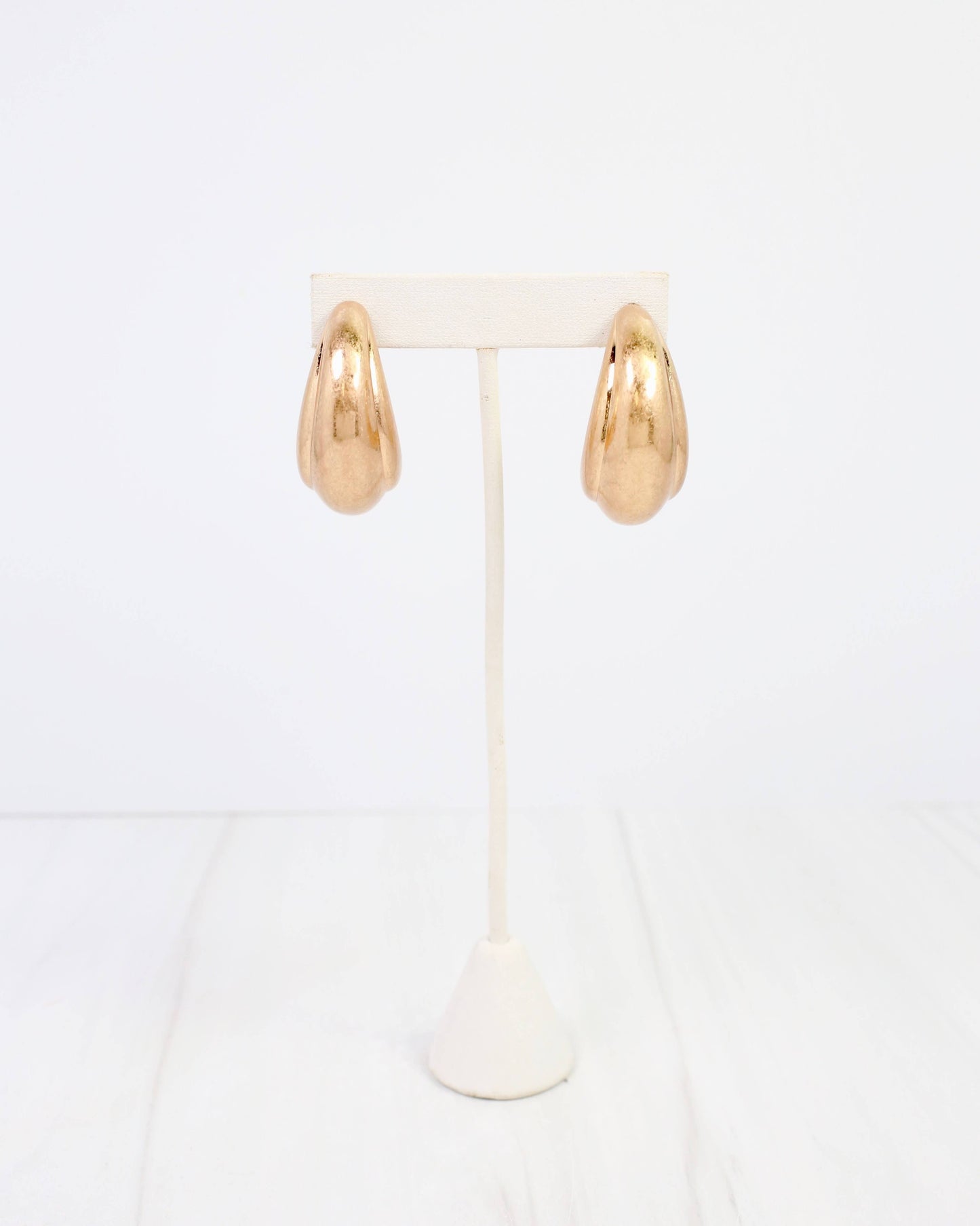 Caroline Hill - Gastonia Thick Hoop Earring Worn Gold: Default Caroline Hill