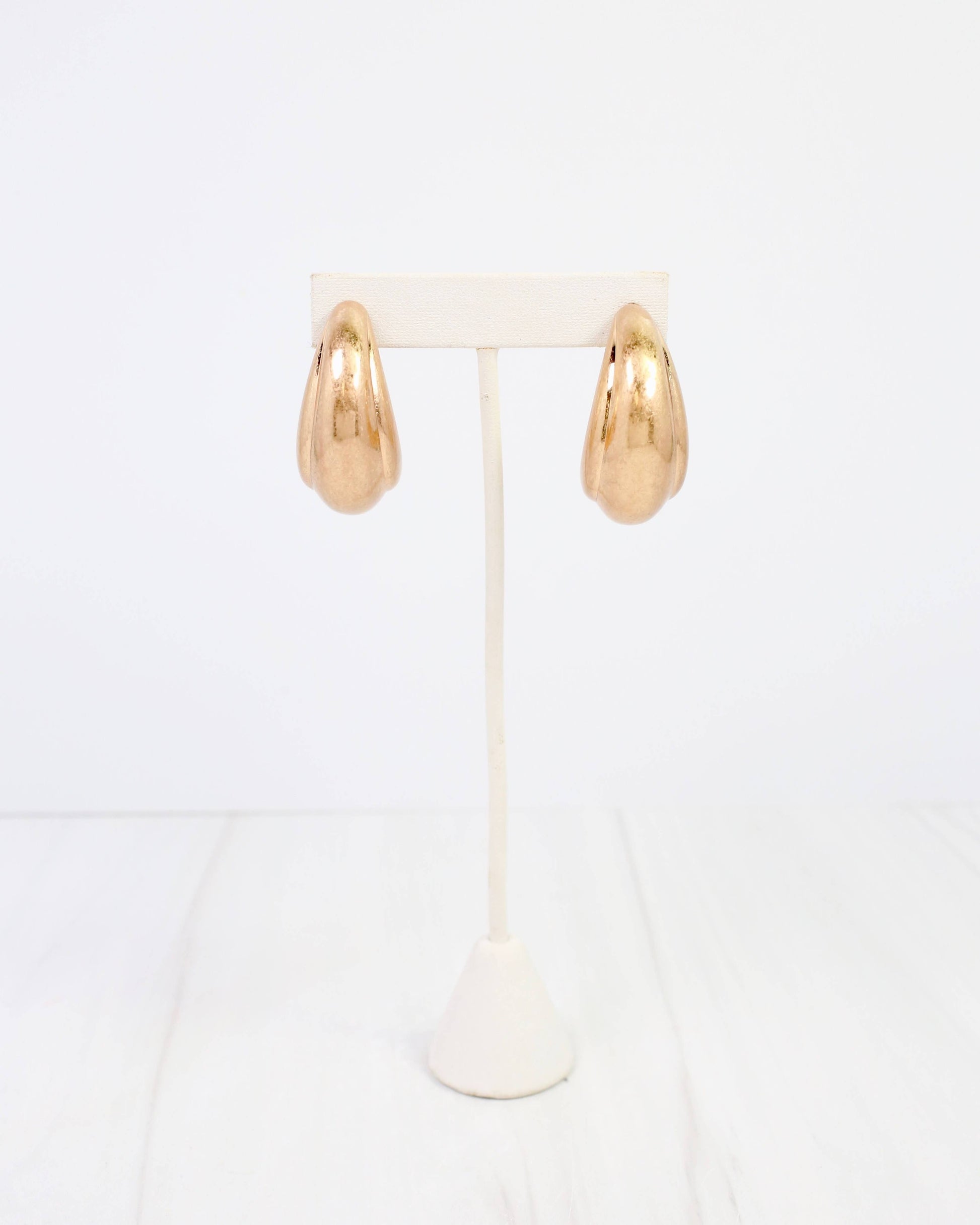 Caroline Hill - Gastonia Thick Hoop Earring Worn Gold: Default Caroline Hill