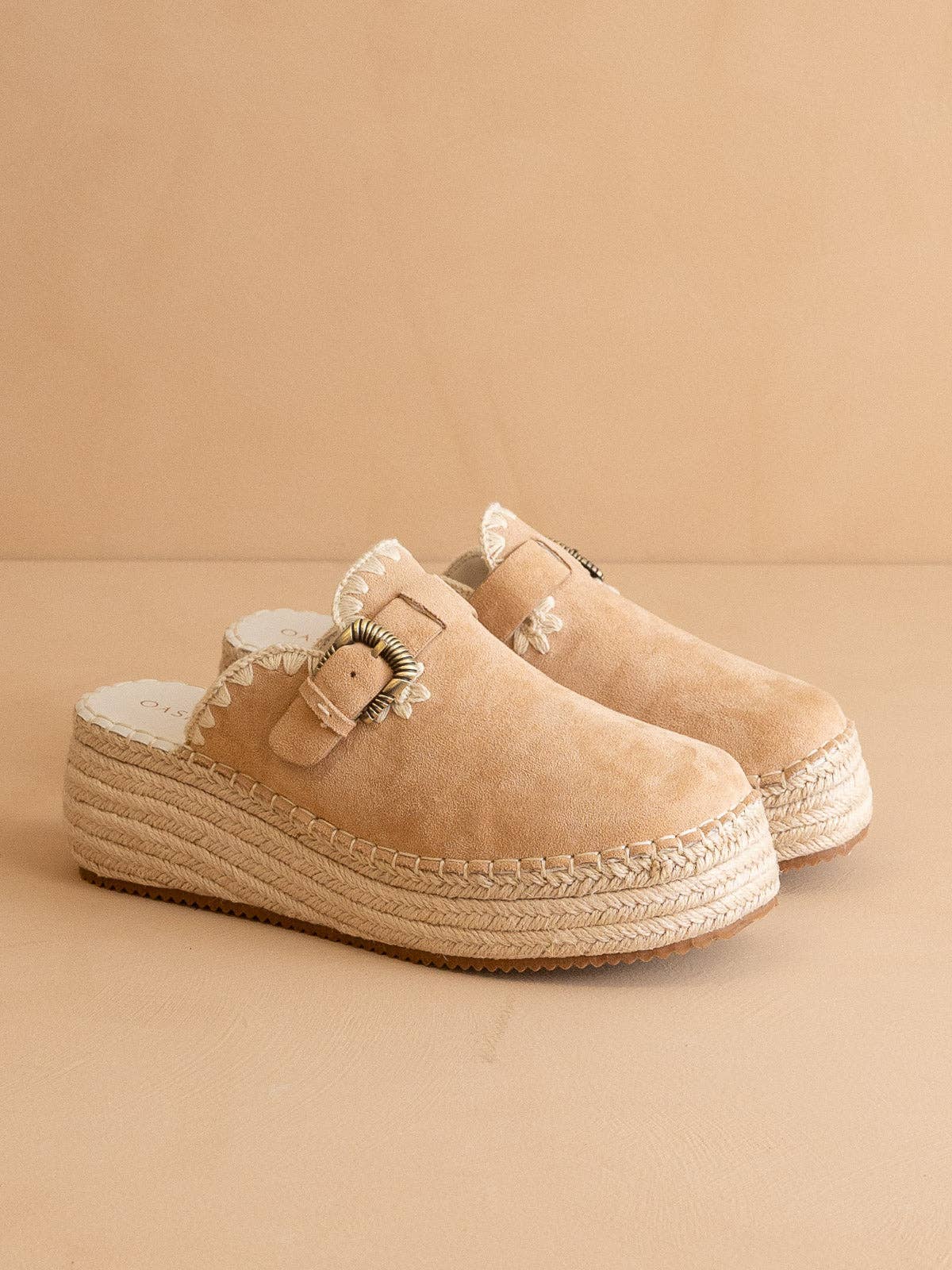 OASIS SOCIETY - The Edith | Almond Clog Raffia Mule with Western Buckles: ALMOND / 10 OASIS SOCIETY