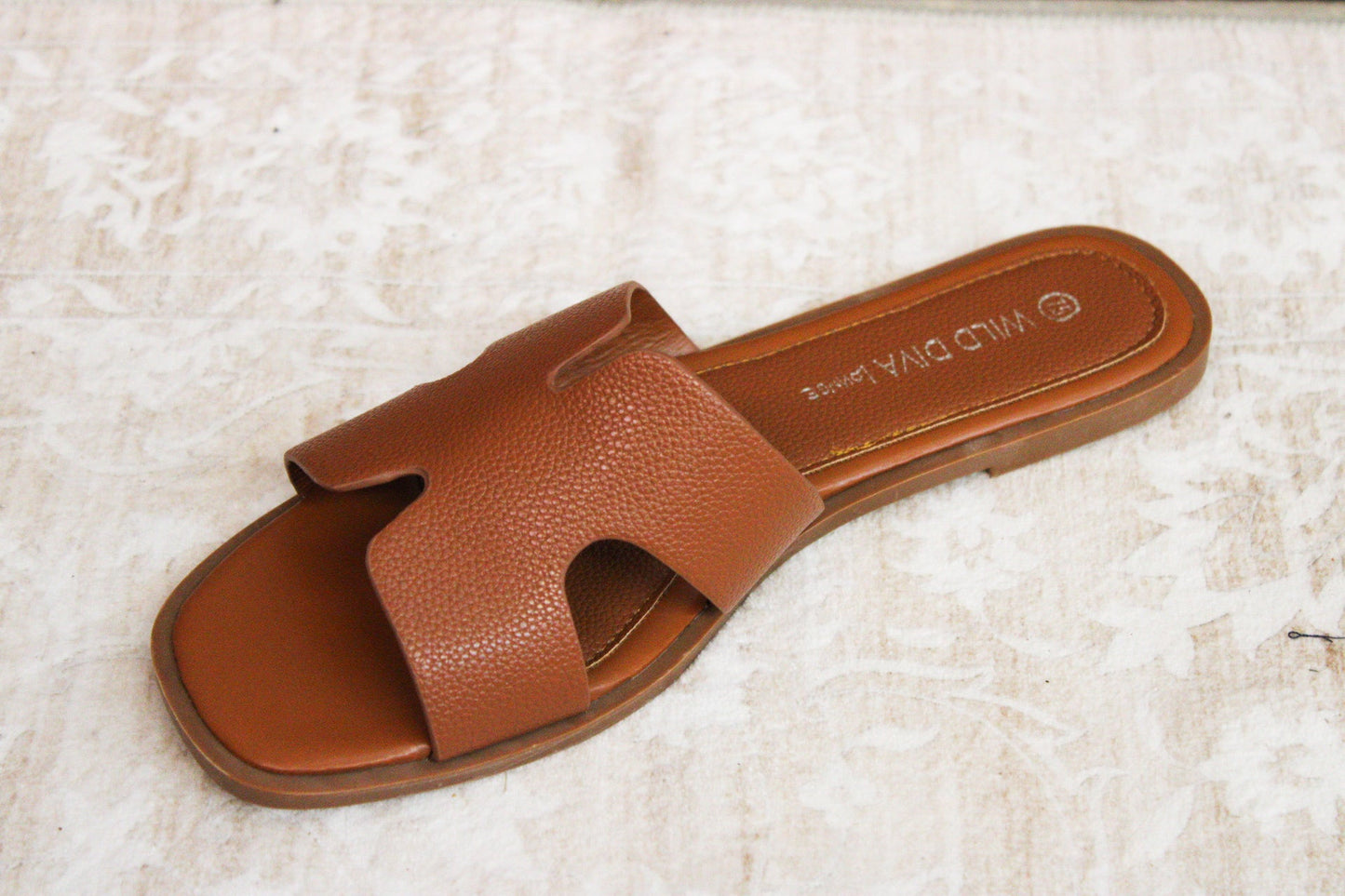 CCOCCI Cognac Luke cut Out Design Slip On CCOCCI