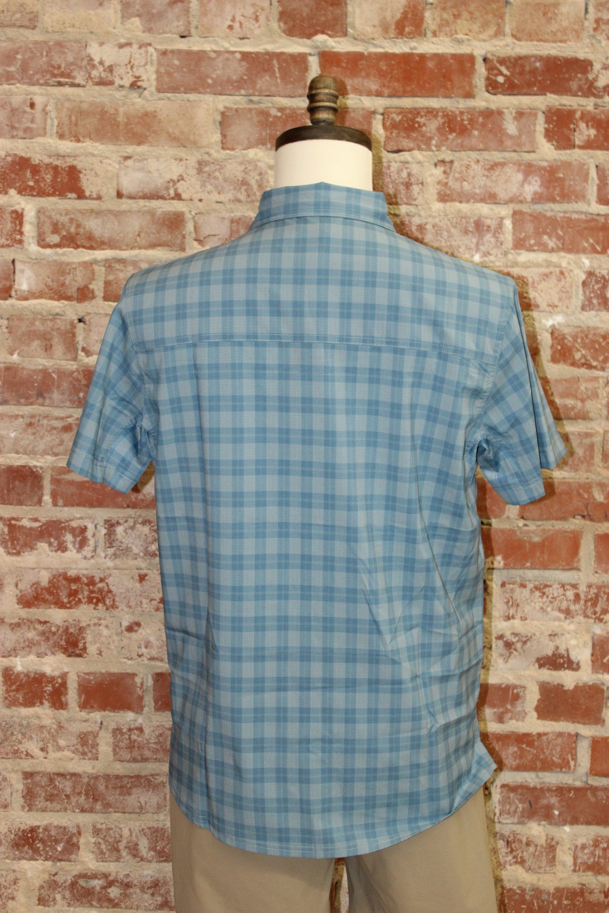 MARSH WEAR Blue Heaven Lenwood Tech Shortsleeve Button Down Shirt MARSH WEAR