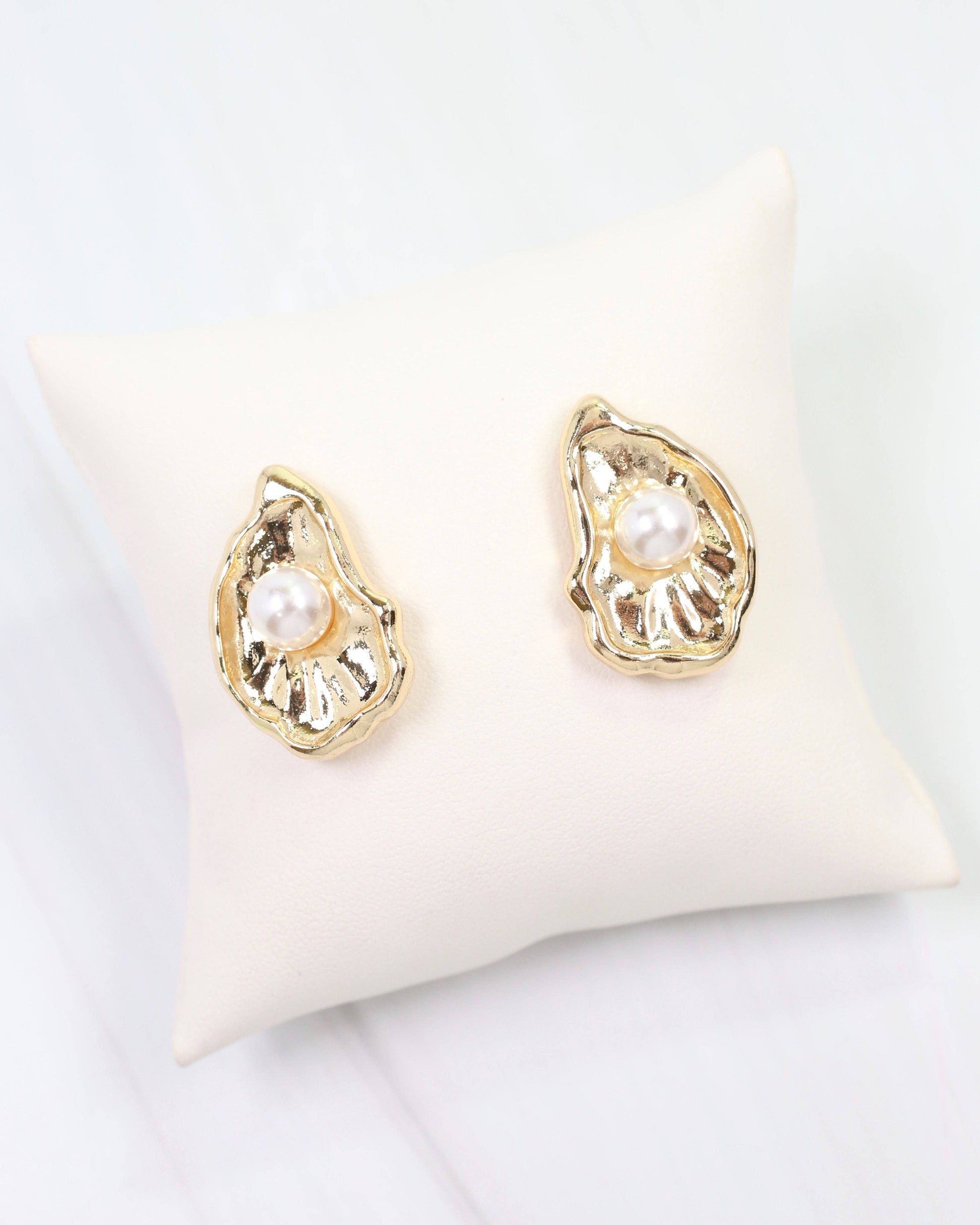 Caroline Hill - Ponca Oyster Pearl Drop Earring Gold: Default Caroline Hill