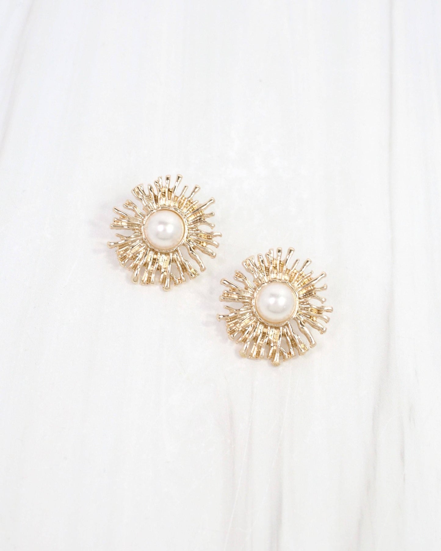 Caroline Hill - Parma Sunburst Pearl Post Earring Gold: Default Caroline Hill