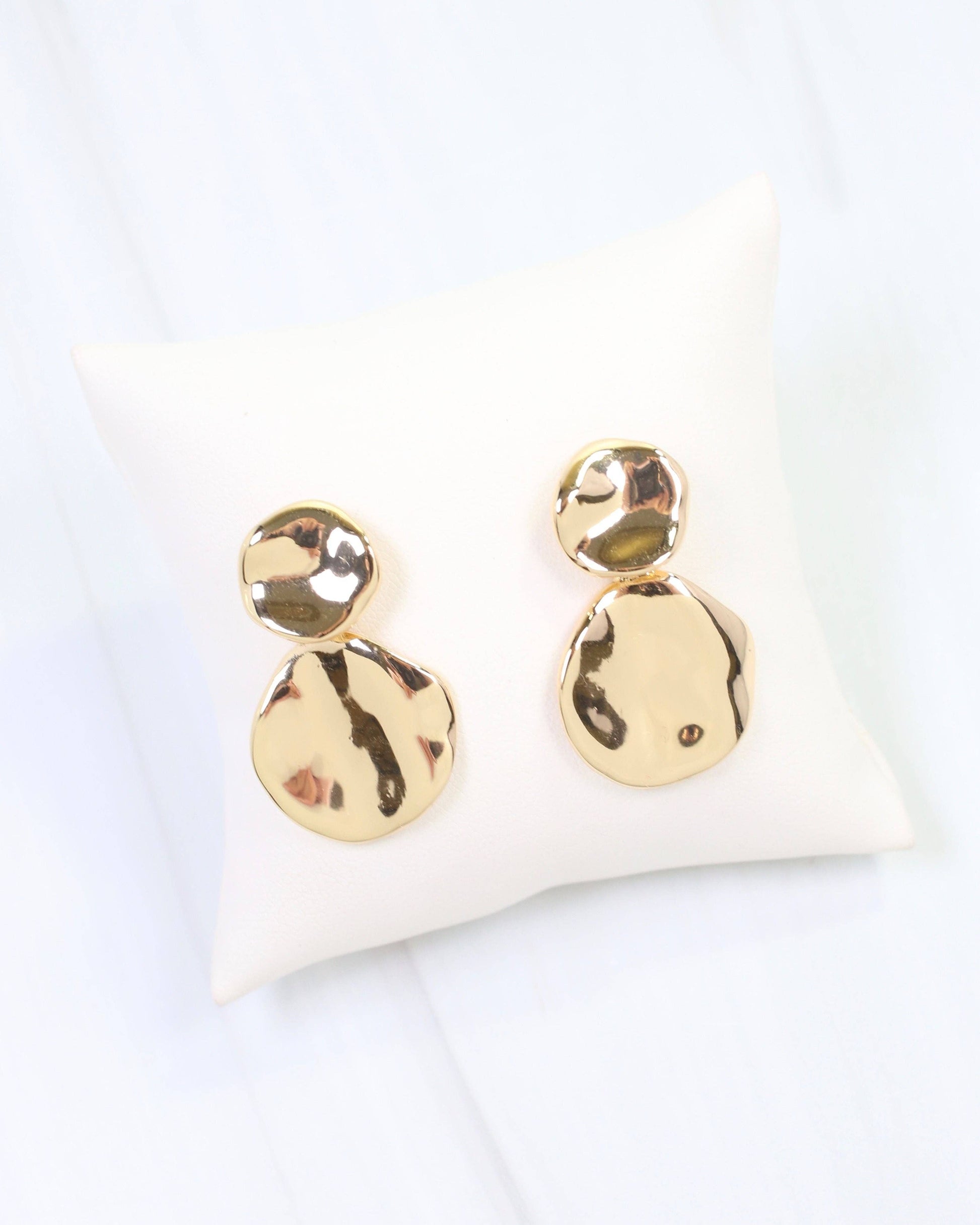 Caroline Hill - Aimee Wave Drop Earring Gold: Default Caroline Hill
