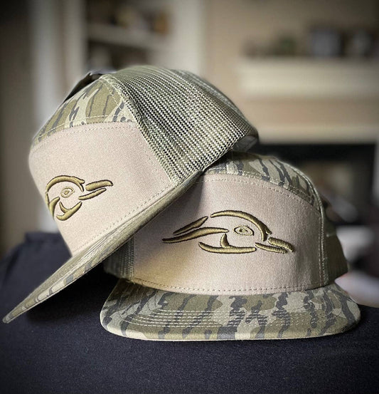 American Flyway Waterfowl - Mossy Oak Bottomland & Sage Duck Logo American Flyway Waterfowl