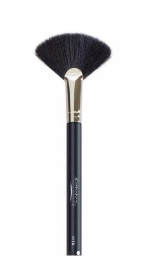 Vegan Cosmetic Fan Makeup Brush Aesthetica
