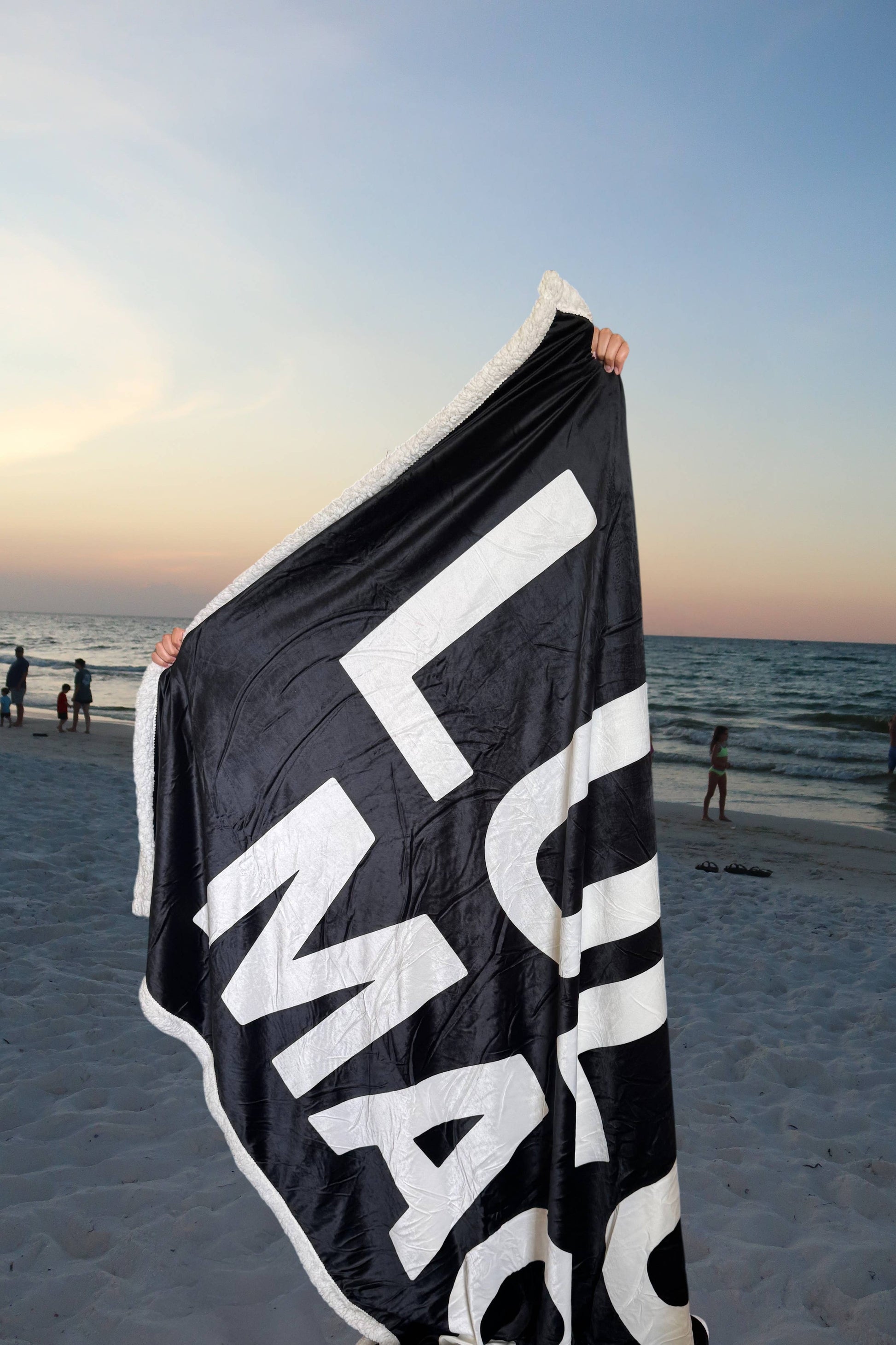 Girlie Girl Originals - LM-BK LULU MAC BLANKET BLACK Girlie Girl Originals