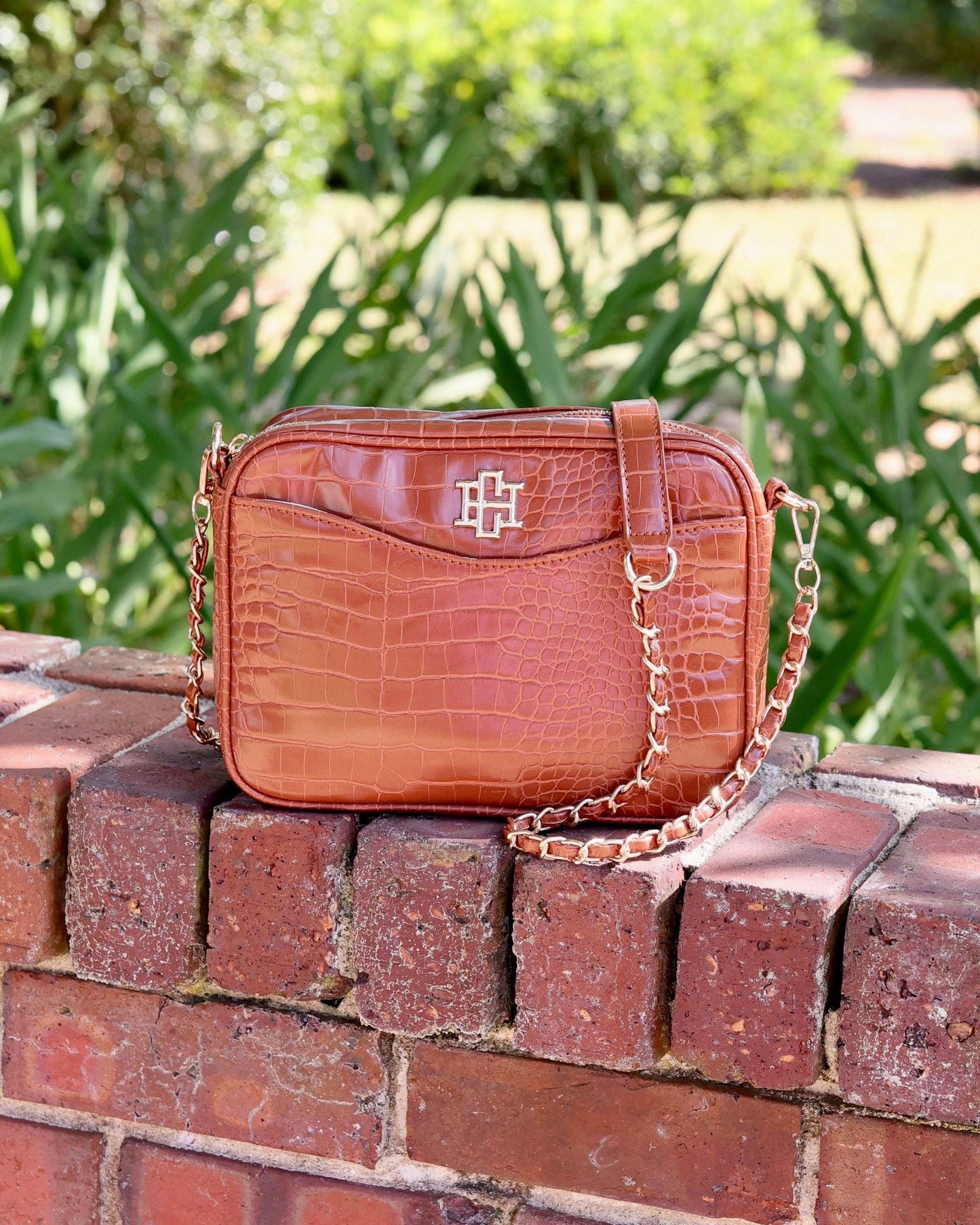 Caroline Hill - Fiona Crossbody Saddle EC: Default Caroline Hill
