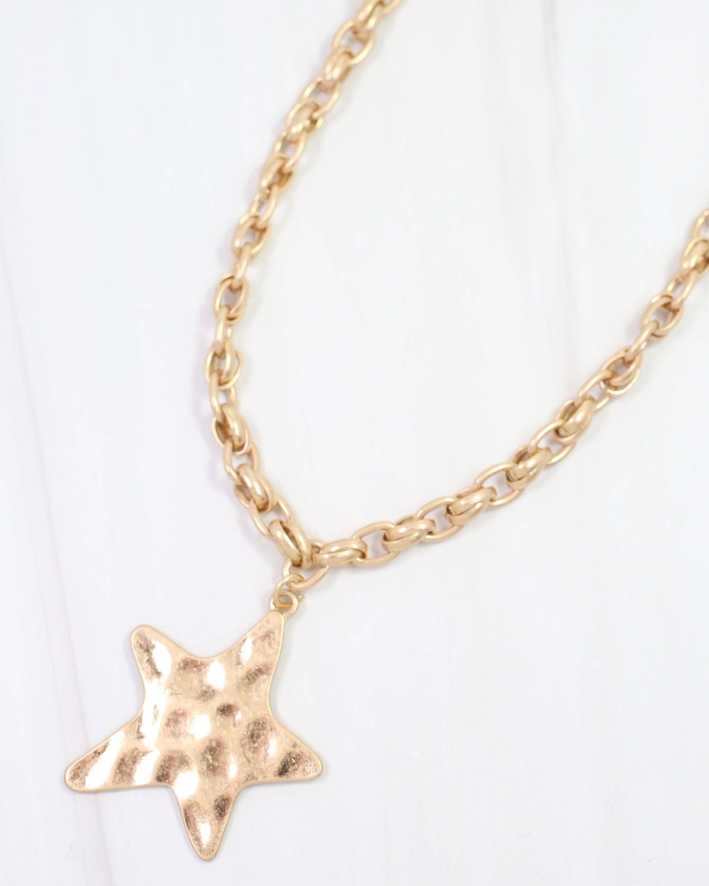Caroline Hill - Zeil Hammered Star Link Necklace Worn Gold: Default Caroline Hill