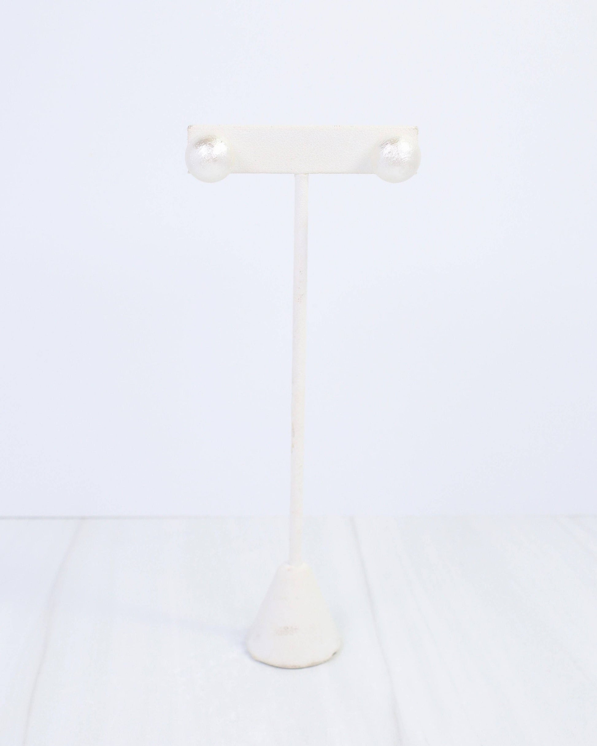 Caroline Hill - Alina Textured Pearl Stud Earring Cream: Default Caroline Hill