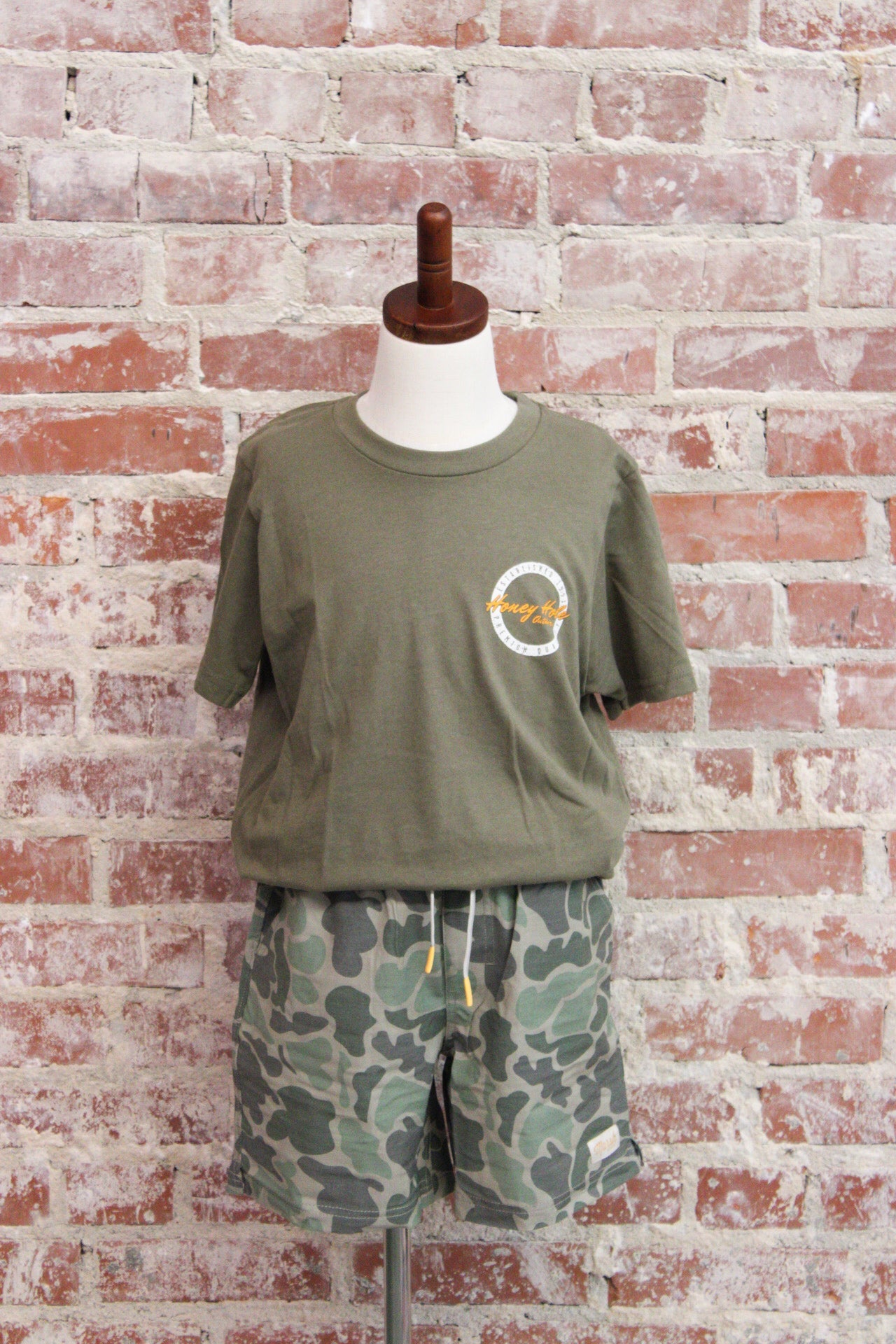 MARSH WEAR YOUTH GREEN MALLARD CAMO FULTON VOLLEY SHORTS MARSH WEAR