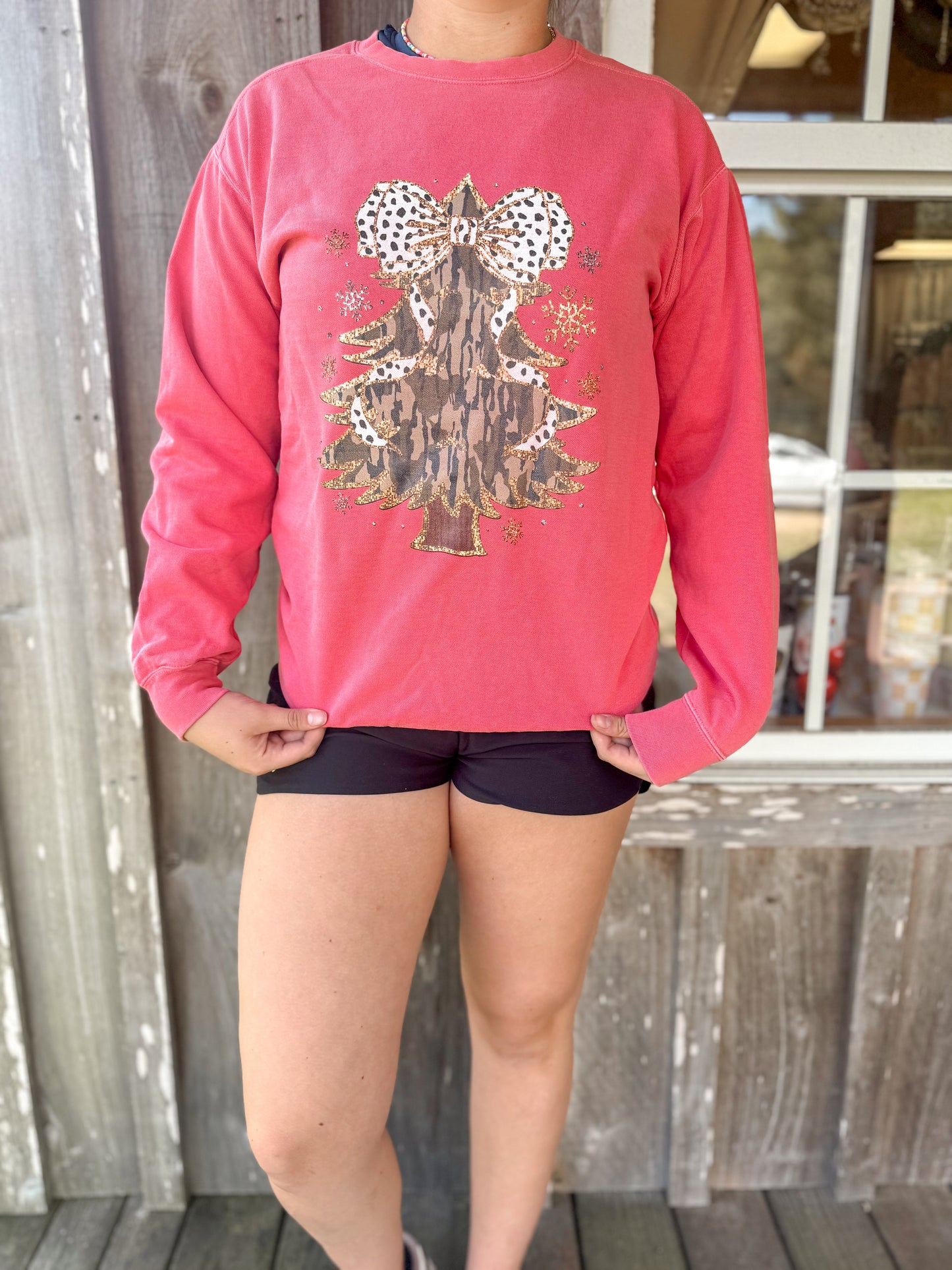 Camo Christmas Tree Sweatshirt w/ Polka Dot Bow SOUTHERN SUNDROP BOUTIQUE