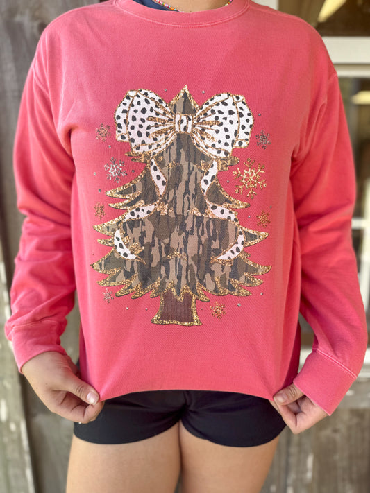 Camo Christmas Tree Sweatshirt w/ Polka Dot Bow SOUTHERN SUNDROP BOUTIQUE