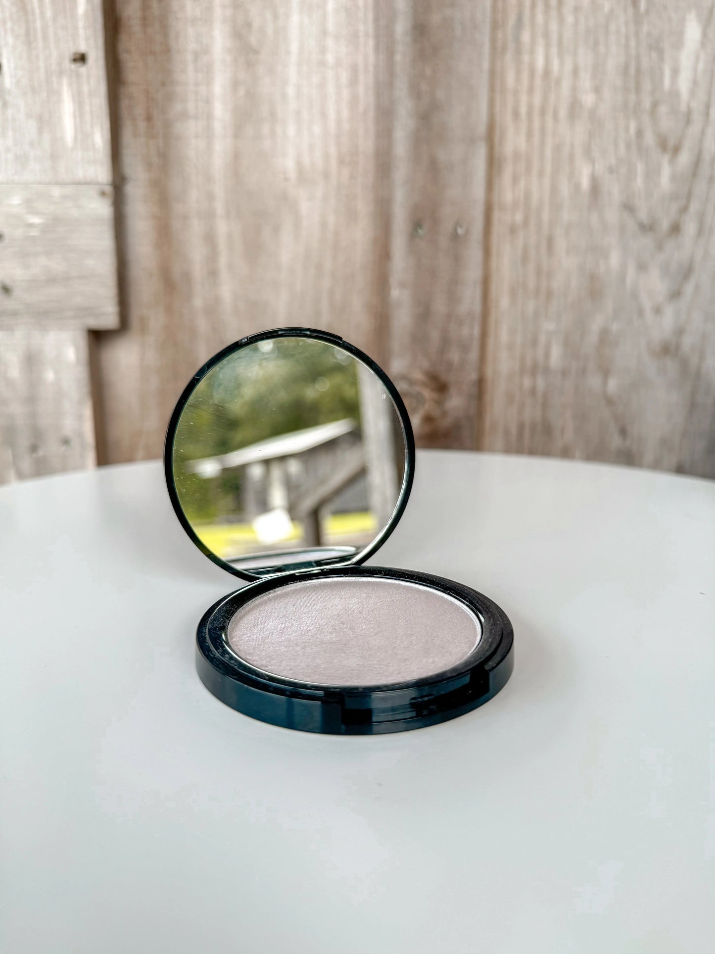 Vegan Starlite Highlighter Compact Makeup Aesthetica