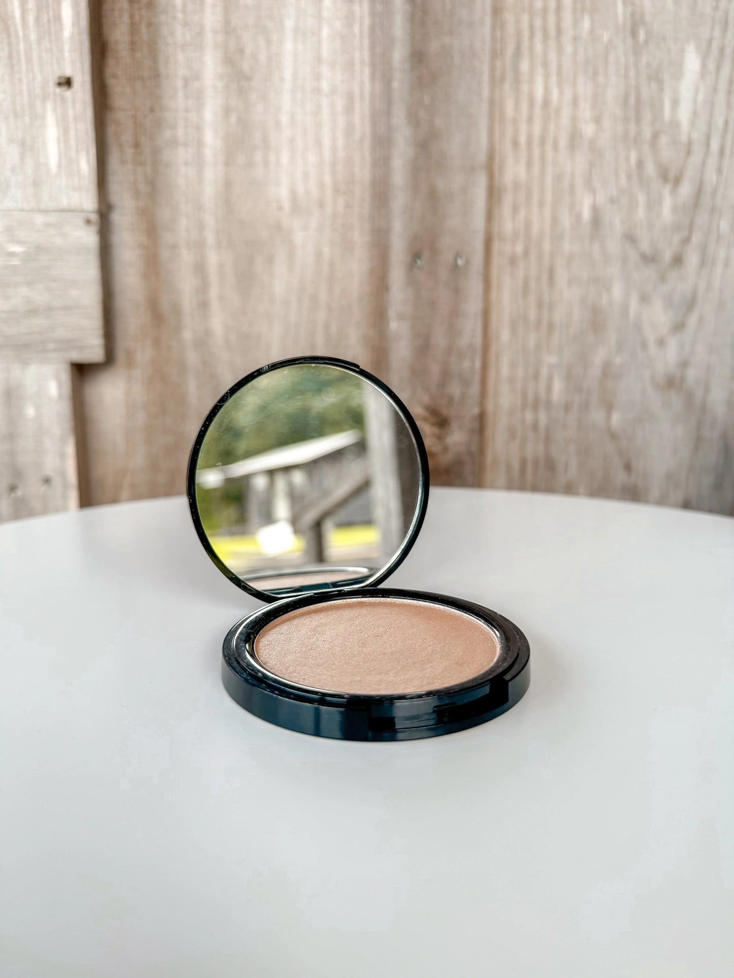 Vegan Starlite Highlighter Compact Makeup Aesthetica