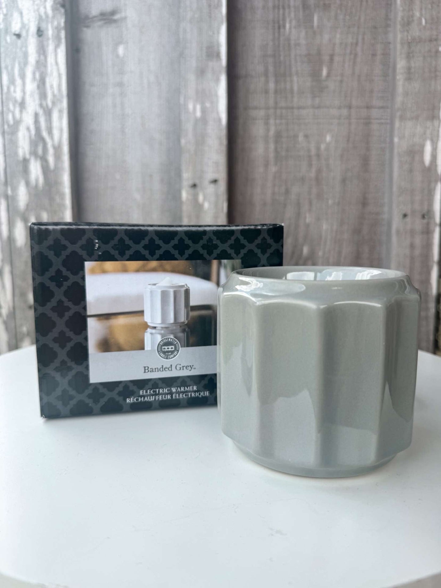 BRIDGEWATER CANDLE GREY BANDED FRAGRANCE WARMER BRIDGEWATER CANDLE CO.