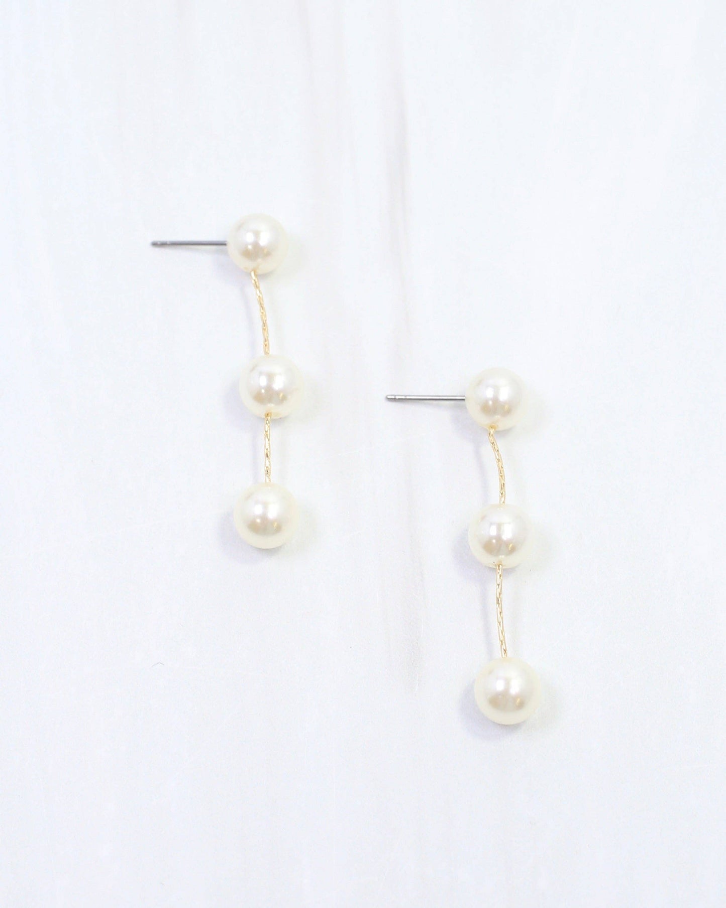 Caroline Hill - Benedict Three Pearl Drop Earring Cream: Default Caroline Hill