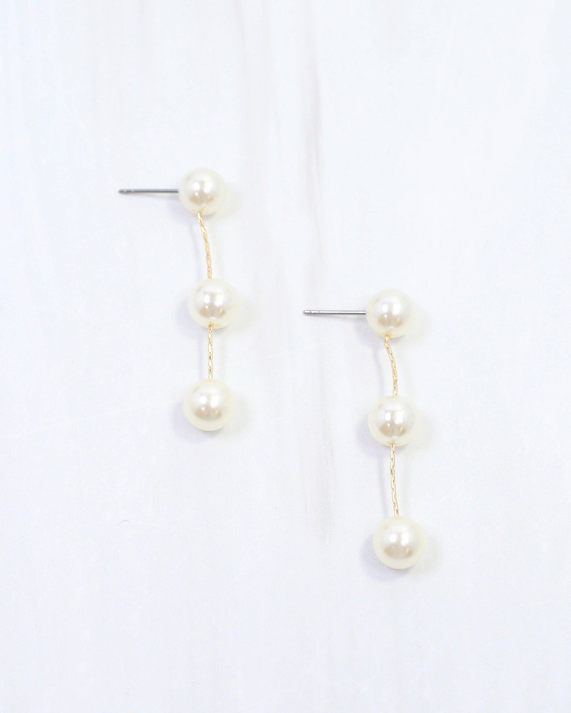 Caroline Hill - Benedict Three Pearl Drop Earring Cream: Default Caroline Hill