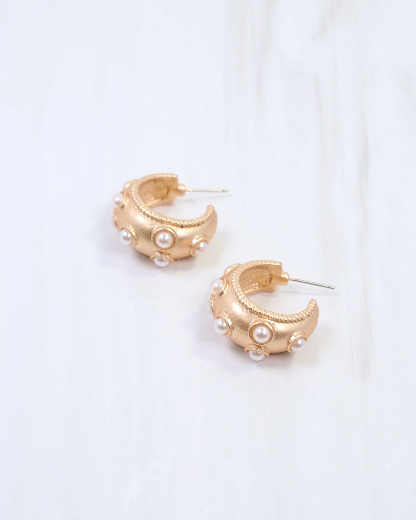 Caroline Hill - Bobbie Pearl Hoop Earring Matte Gold: Default Caroline Hill