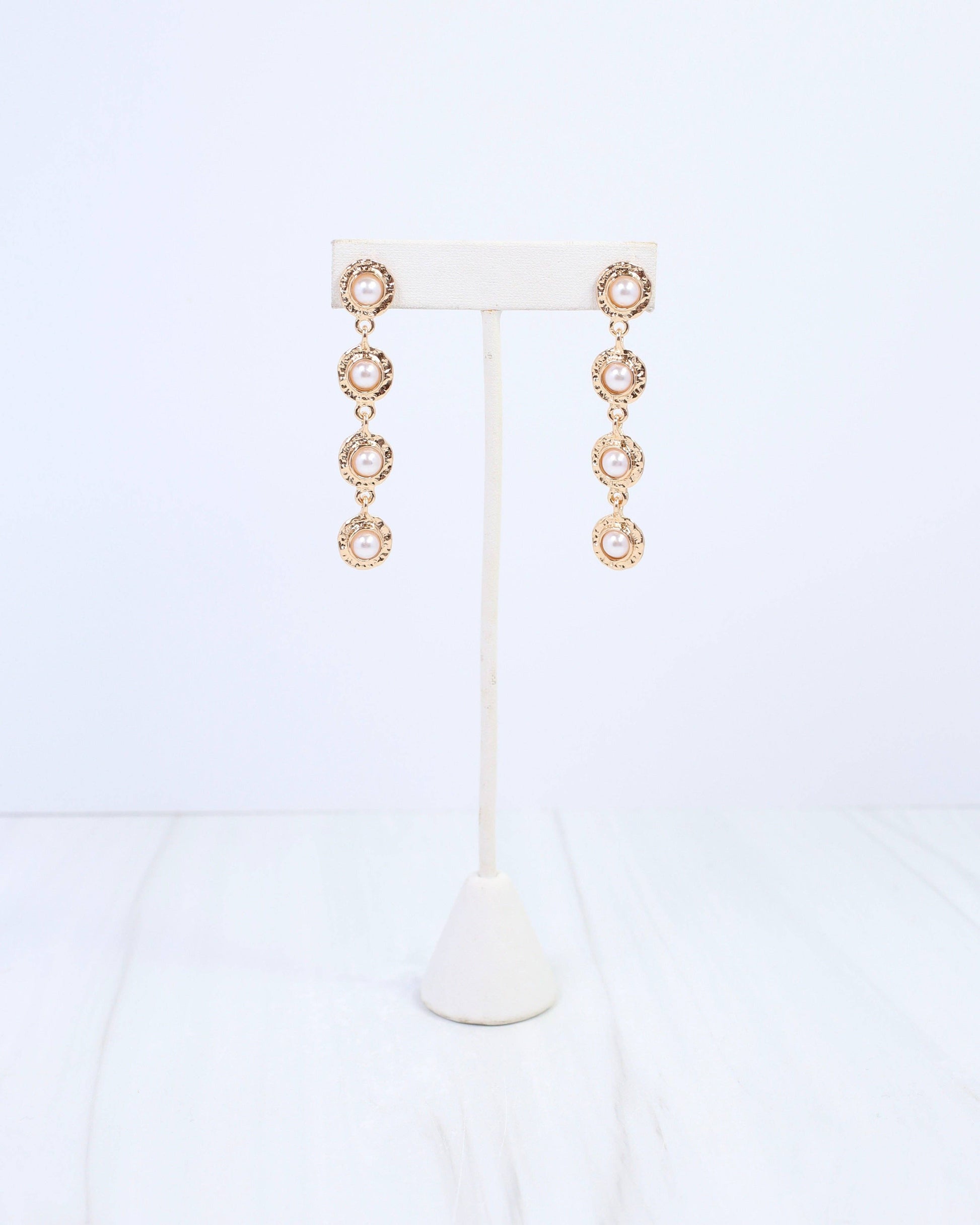 Caroline Hill - Aella Hammered Pearl Dangle Earring Gold: Default Caroline Hill