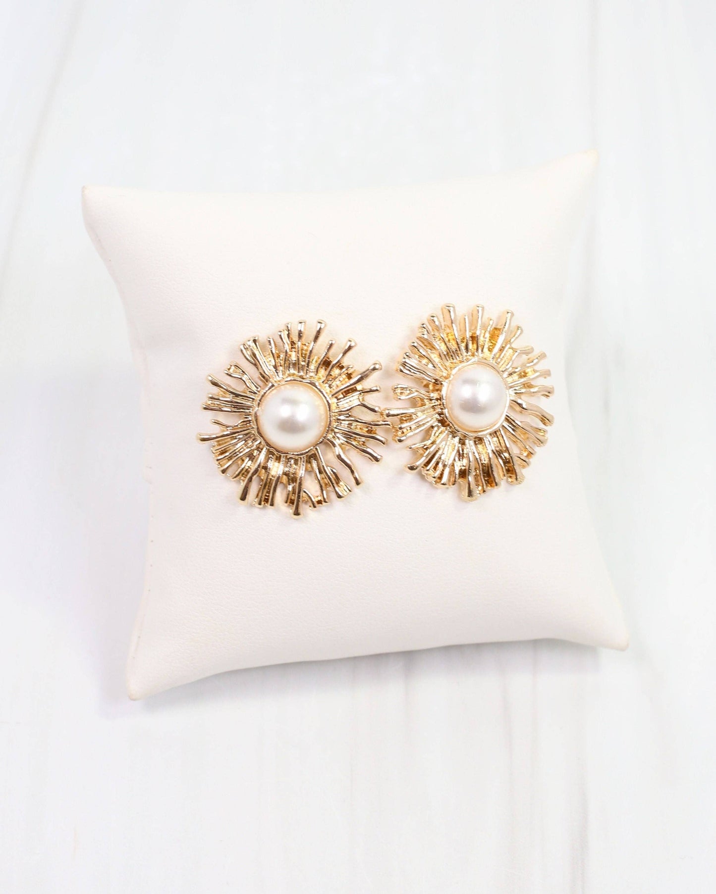 Caroline Hill - Parma Sunburst Pearl Post Earring Gold: Default Caroline Hill